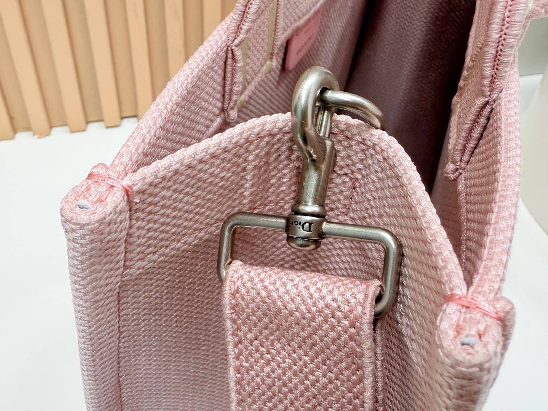 C1753 Details of Diore JWA’s new bags in the first season! The classic bags now have a modern touch. — image 6