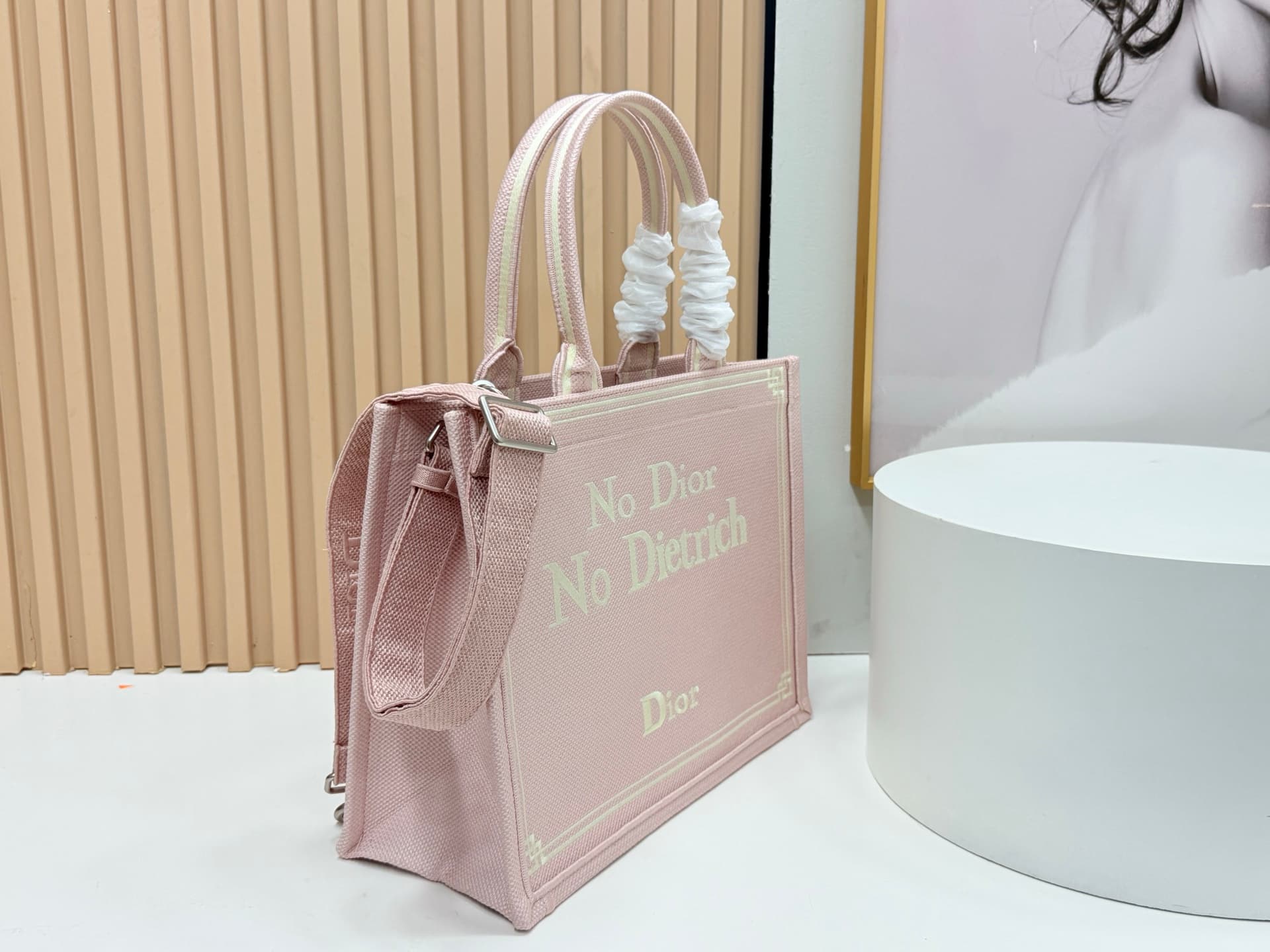 C1753 Details of Diore JWA’s new bags in the first season! The classic bags now have a modern touch. — image 2