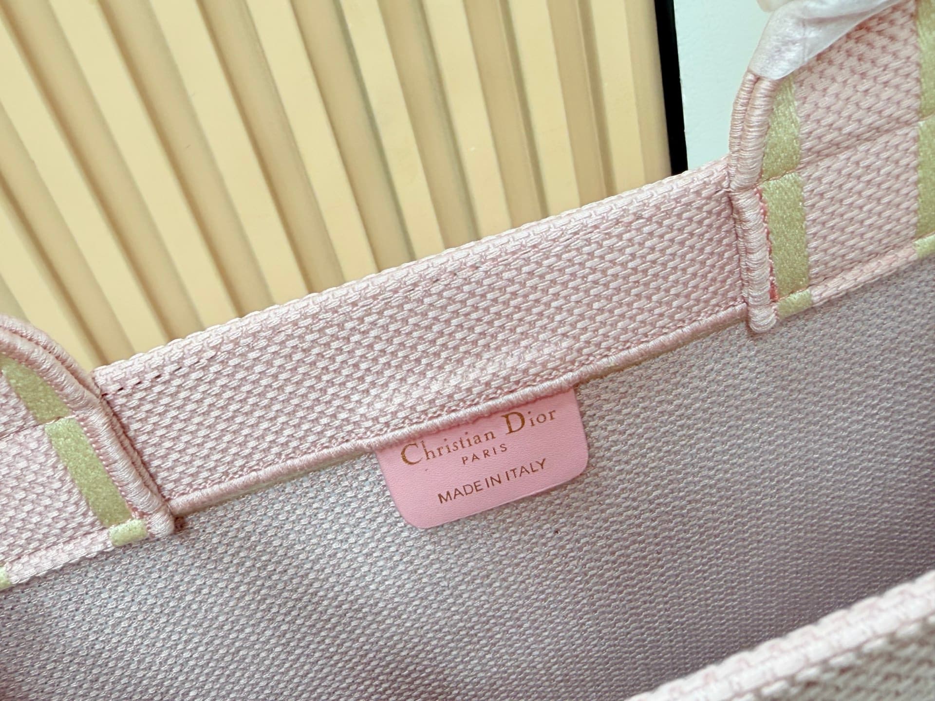 C1751 Details of Diore JWA’s new bags in the first season! The classic bags now have a modern touch. — image 5