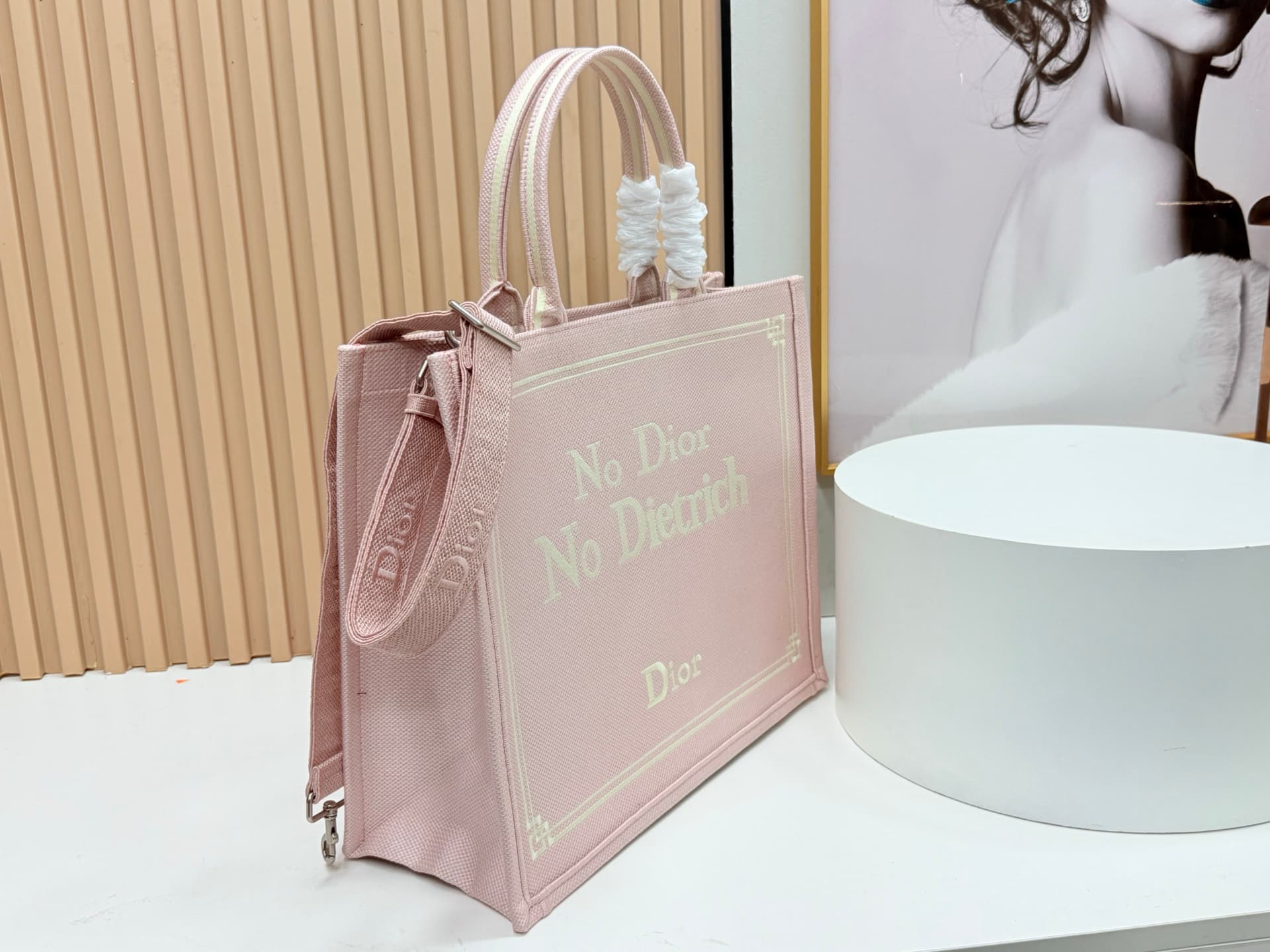 C1751 Details of Diore JWA’s new bags in the first season! The classic bags now have a modern touch. — image 2