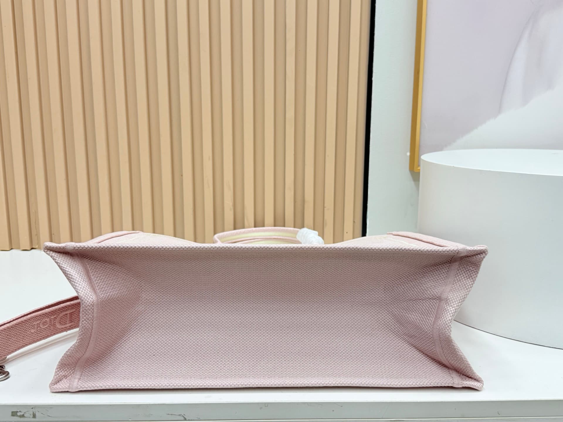 C1751 Details of Diore JWA’s new bags in the first season! The classic bags now have a modern touch. — image 8