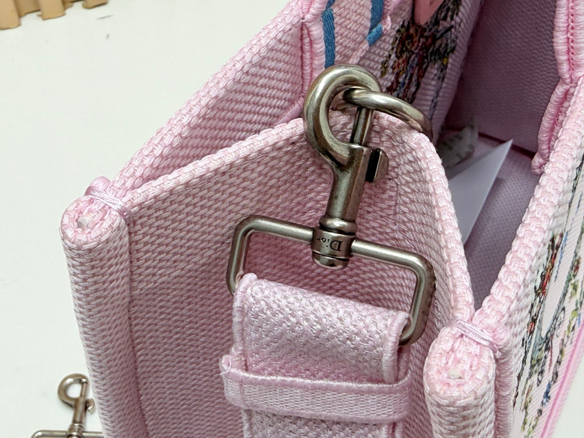 C1747 Details of Diore JWA’s new bags in the first season! The classic bags now have a modern touch. — image 6