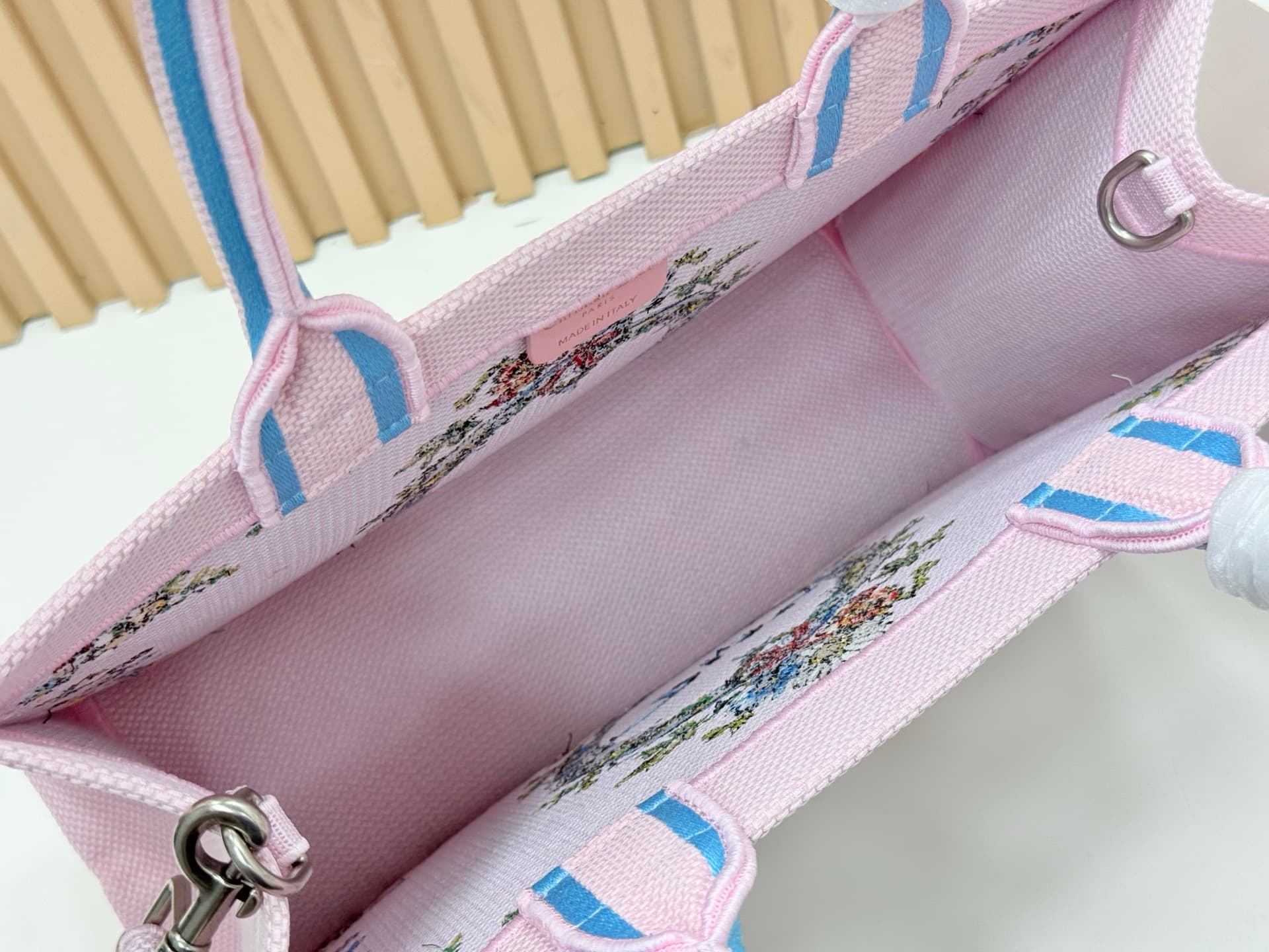C1747 Details of Diore JWA’s new bags in the first season! The classic bags now have a modern touch. — image 8