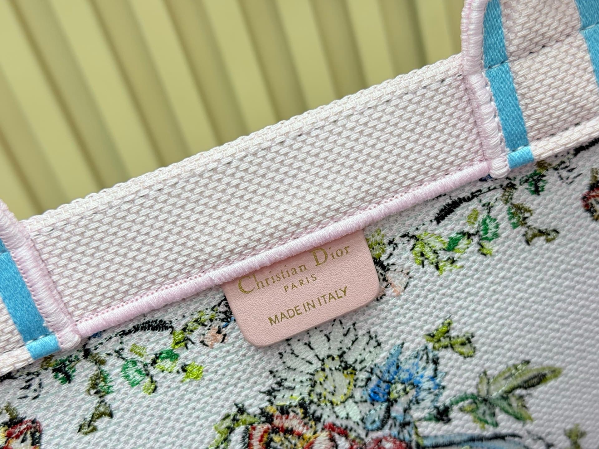 C1745 Details of Diore JWA’s new bags in the first season! The classic bags have a modern touch. — image 7