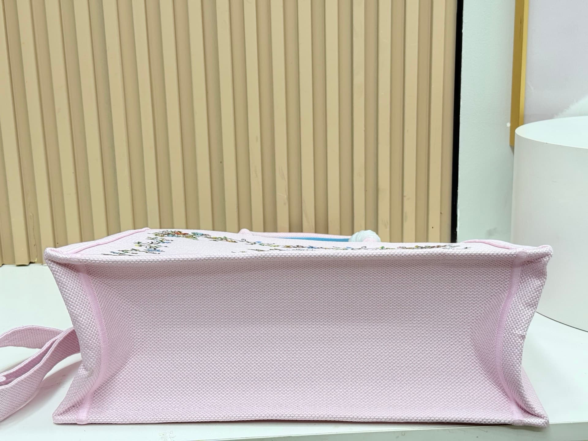 C1745 Details of Diore JWA’s new bags in the first season! The classic bags have a modern touch. — image 8
