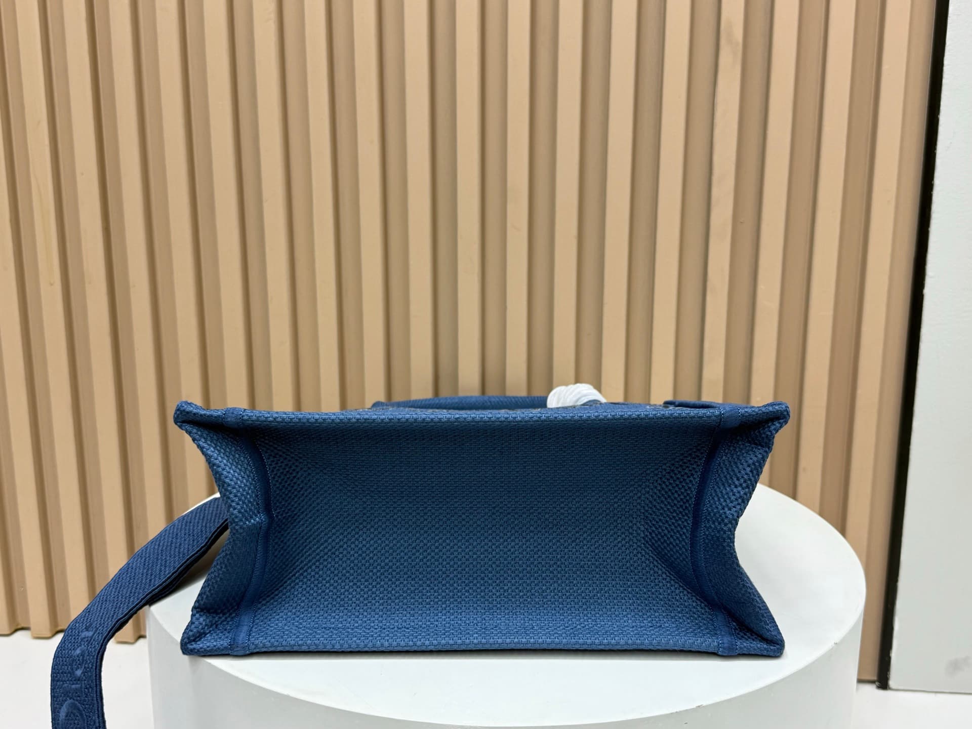 C1737 Details of Diore JWA’s new bags in the first season! The classic bags have a modern touch. — image 8