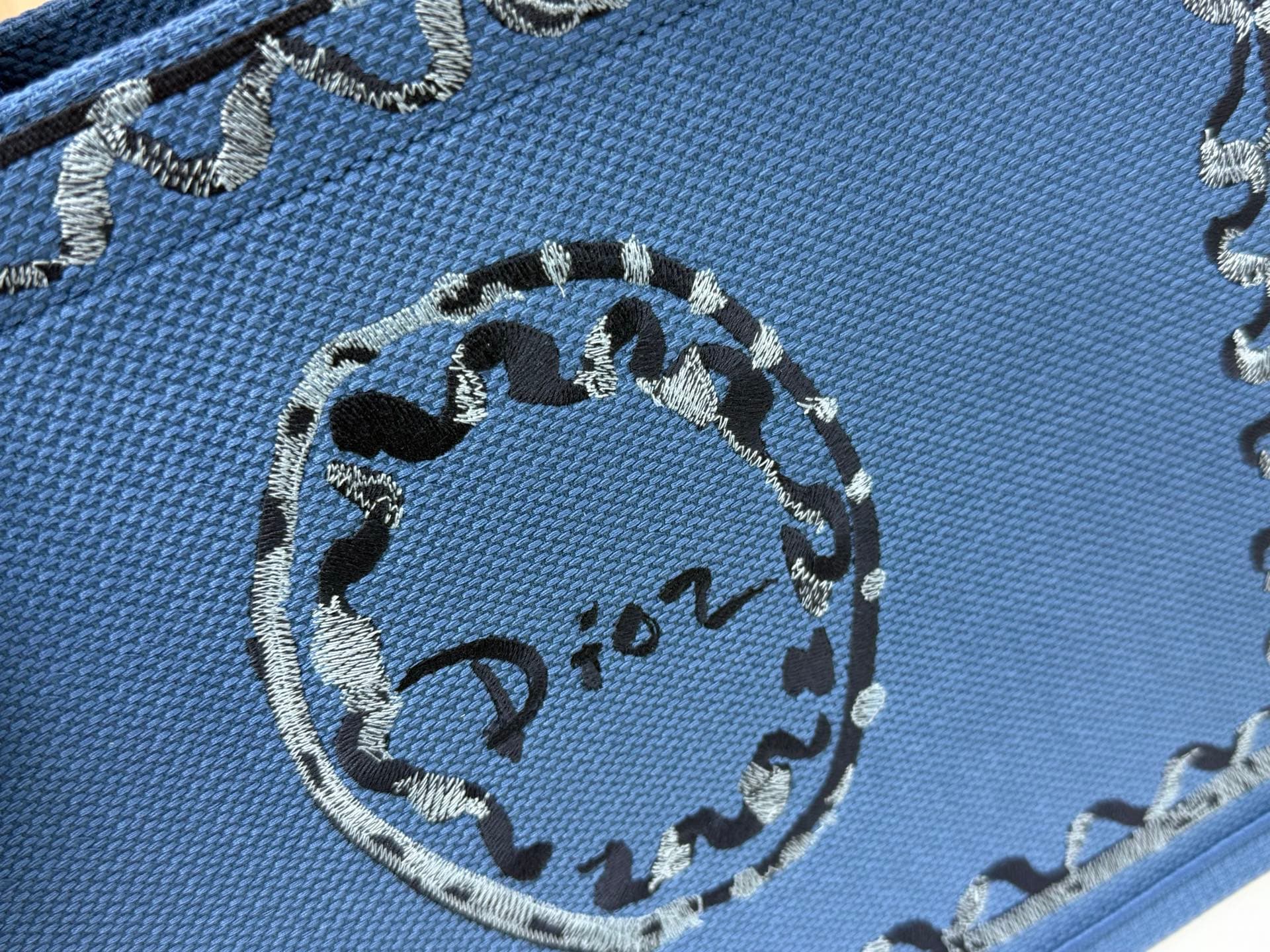 C1735 Details of Diò JWA’s new bags in the first season! The classic bags have a modern touch. — image 5