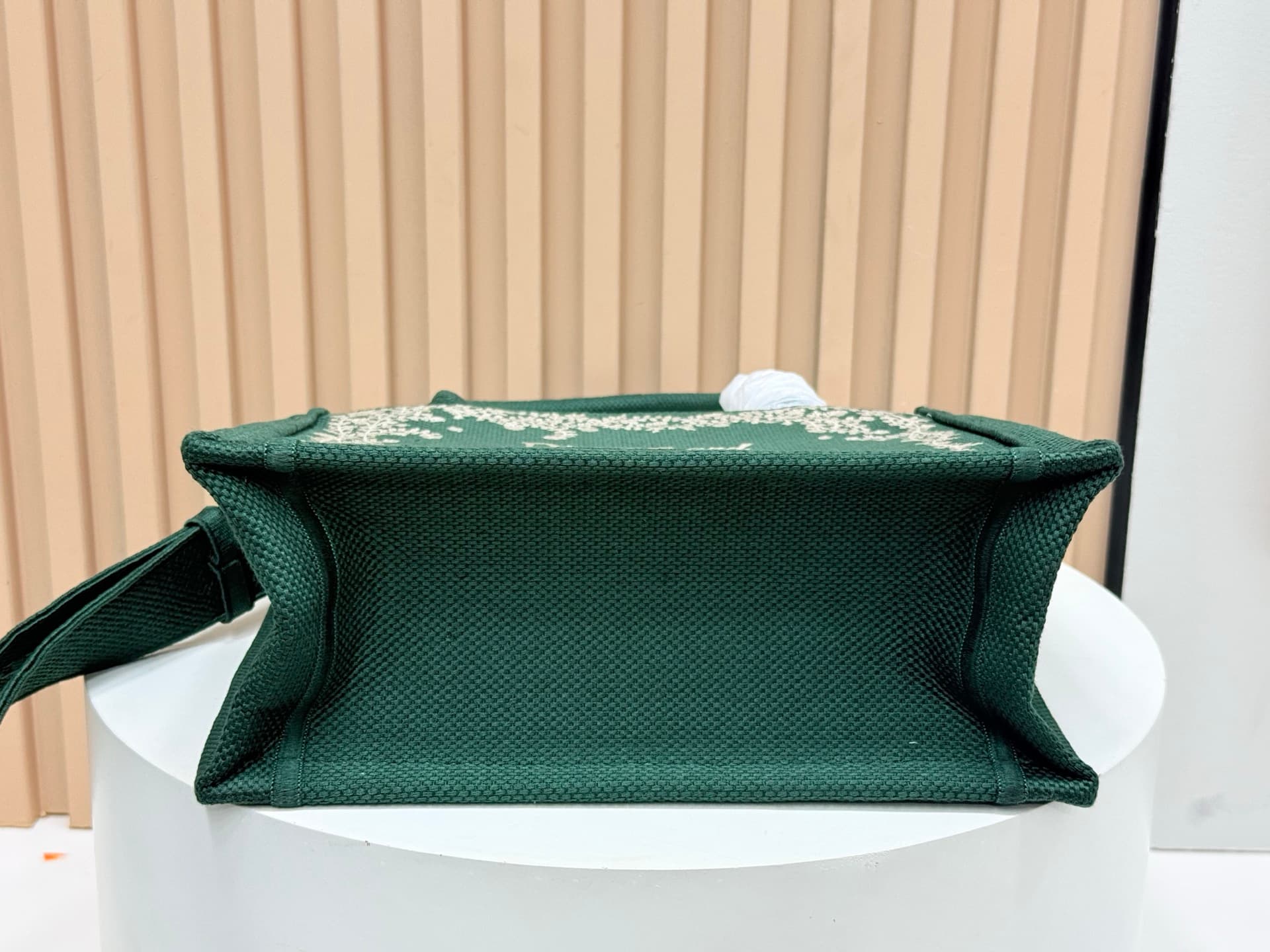 C1730 Details of Diore JWA’s new bags in the first season! The classic bags now have a modern touch. — image 8