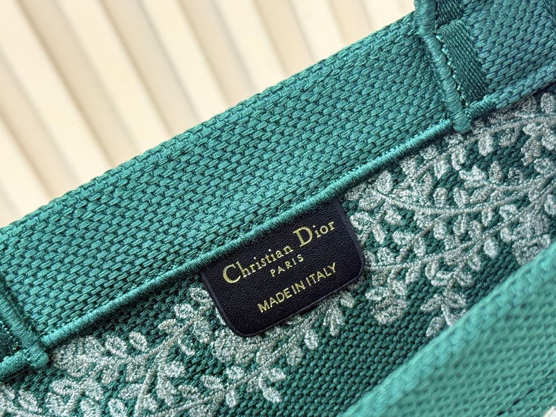 C1726 Details of Diò JWA’s new bags in the first season! The classic bags now have a modern feel. — image 7