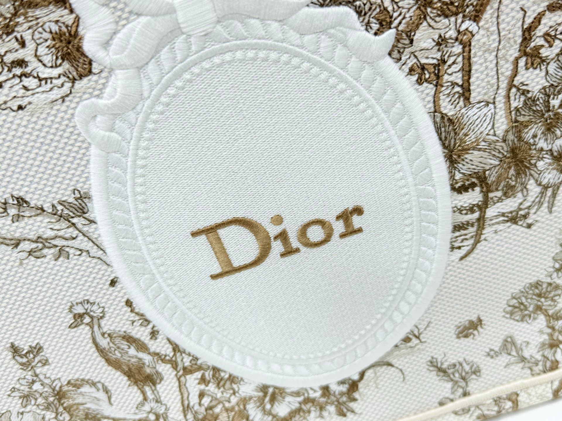 C1722 Details of Diore JWA’s new bags in the first season! The classic bags have a modern touch. — image 5