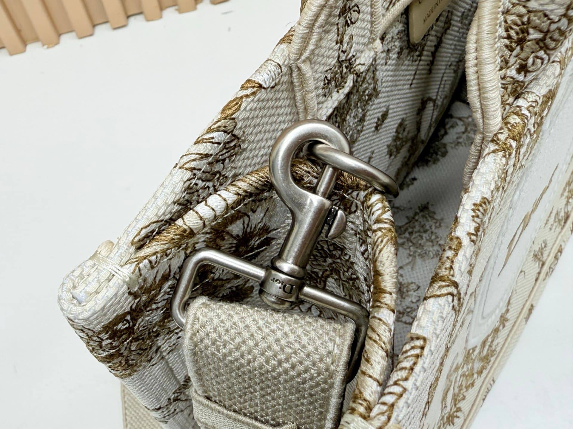 C1722 Details of Diore JWA’s new bags in the first season! The classic bags have a modern touch. — image 6