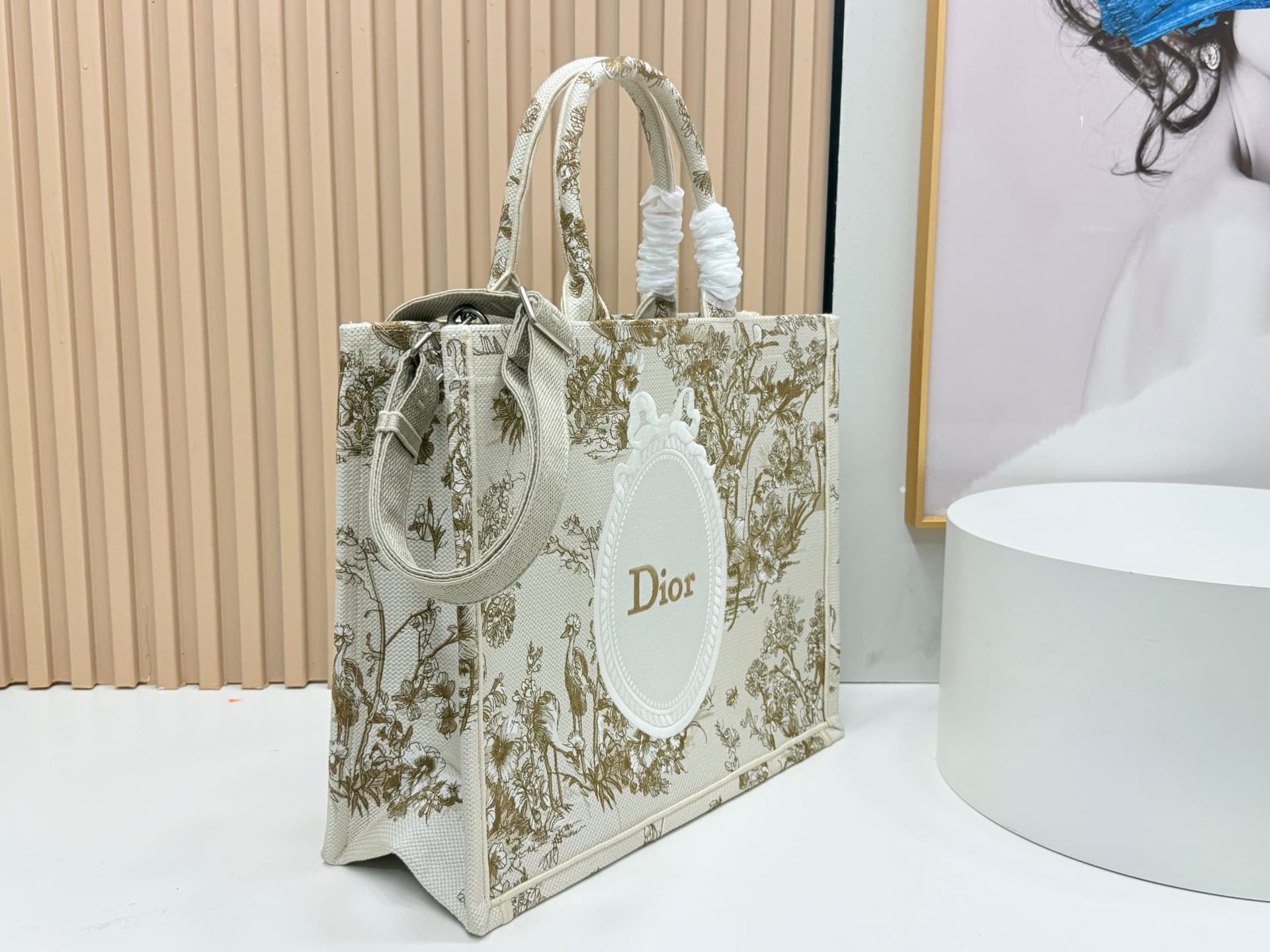 C1720 Details of Diore JWA’s new bags in the first season! The classic bags now have a modern touch. — image 2