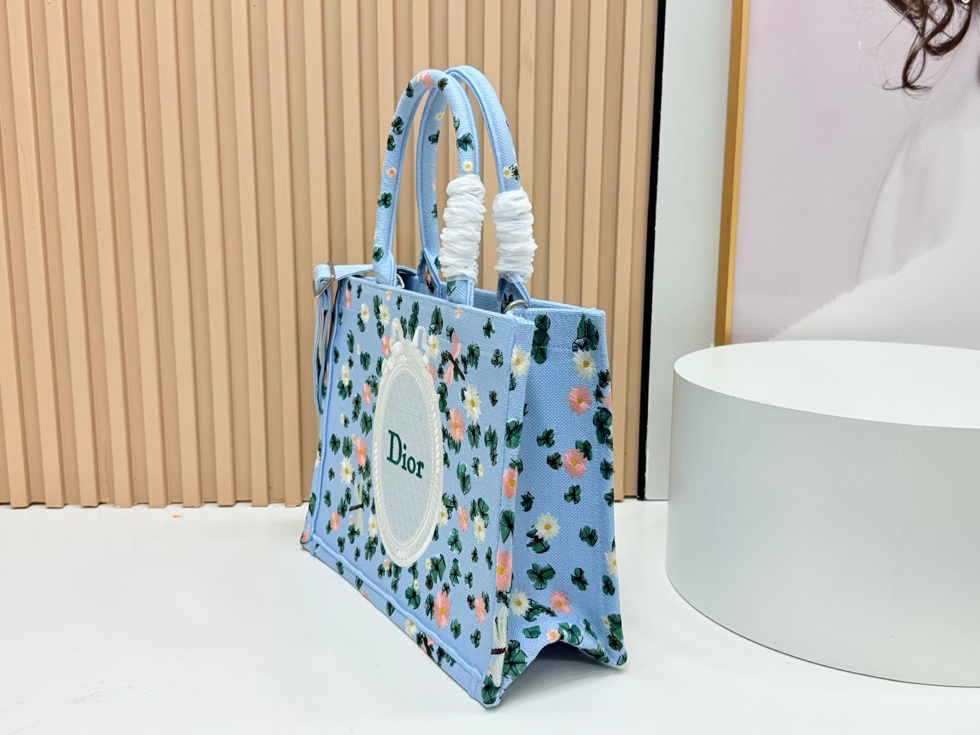 C1716 Details of Diò JWA’s new bags in the first season! The classic style with a modern touch — image 3