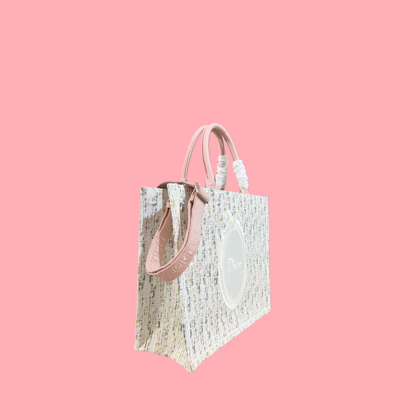 C1784 Details of Diore JWA’s new bags in the first season! The classic bags now have a modern twist. — image 3