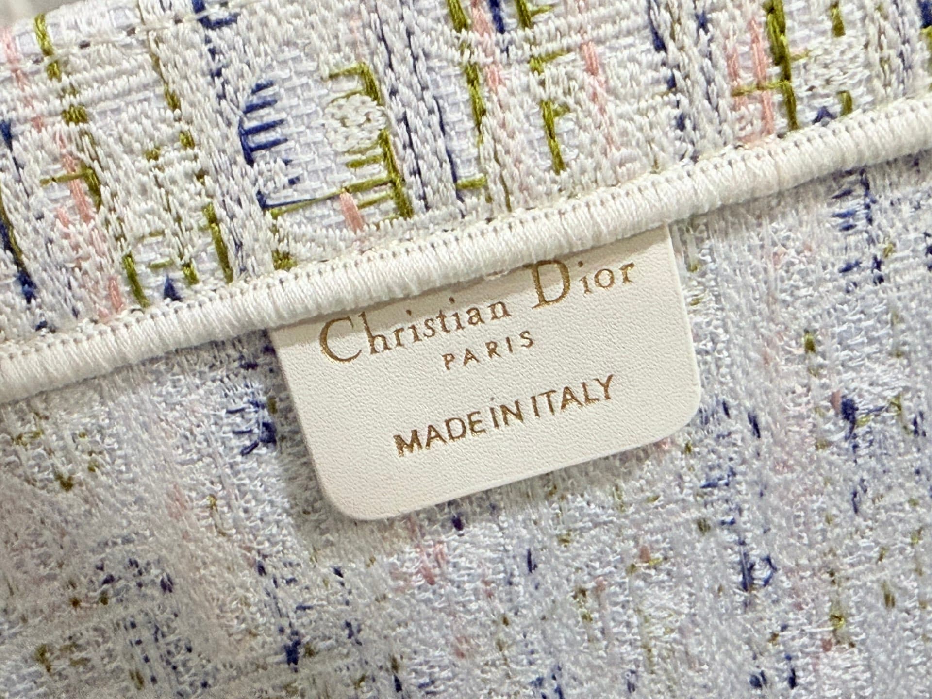 C1784 Details of Diore JWA’s new bags in the first season! The classic bags now have a modern twist. — image 8