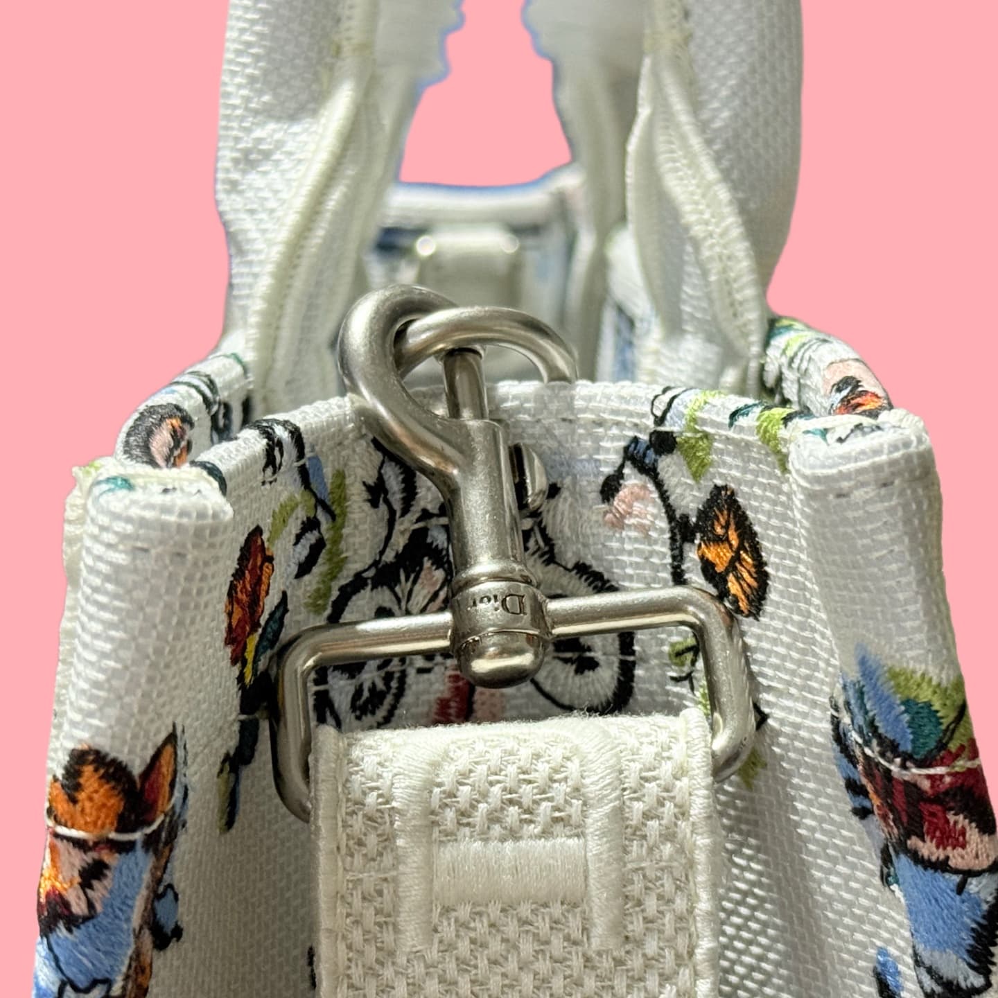 C1786 Details of Diò JWA’s new bags in the first season! The classic bags now have a modern touch. — image 5