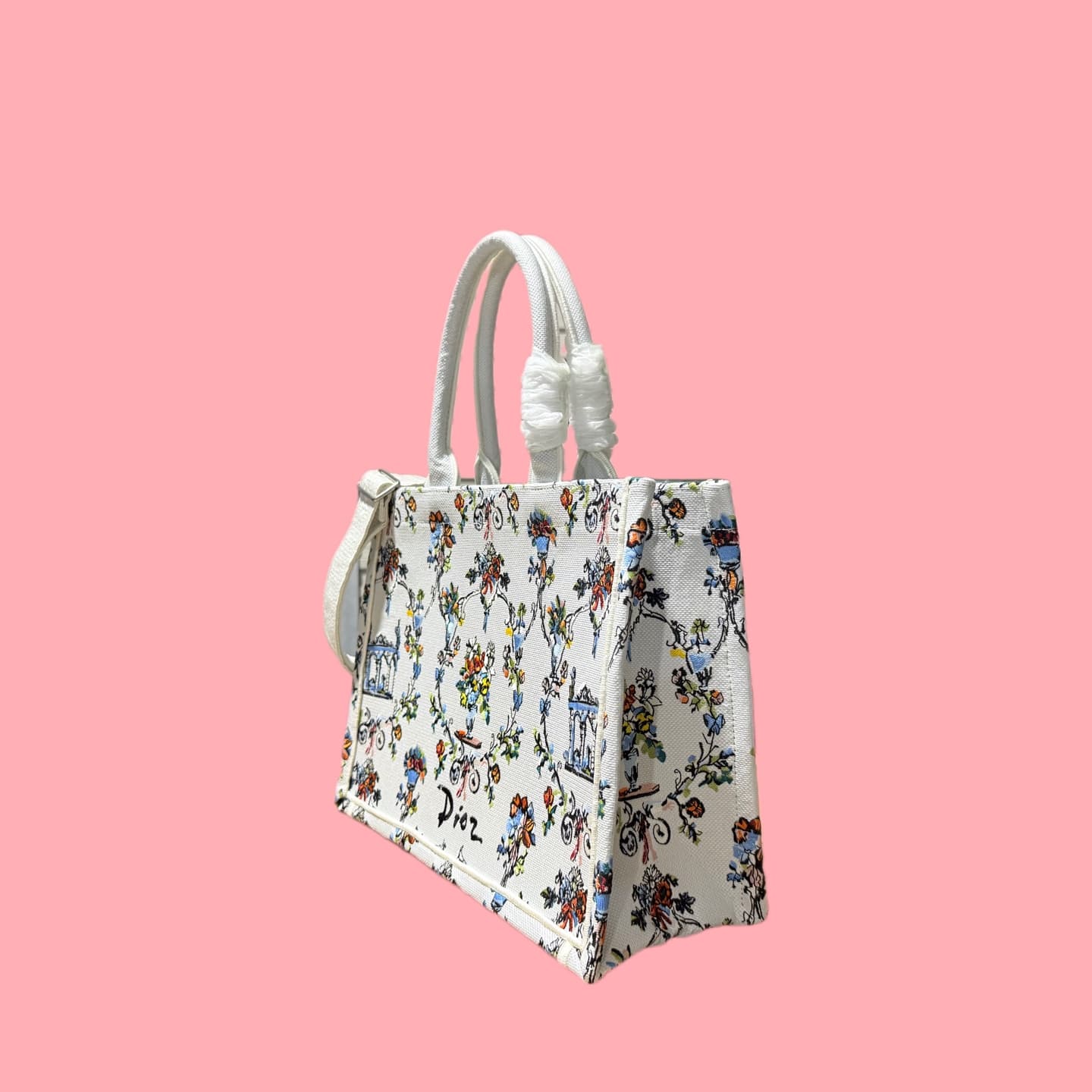 C1786 Details of Diò JWA’s new bags in the first season! The classic bags now have a modern touch. — image 3