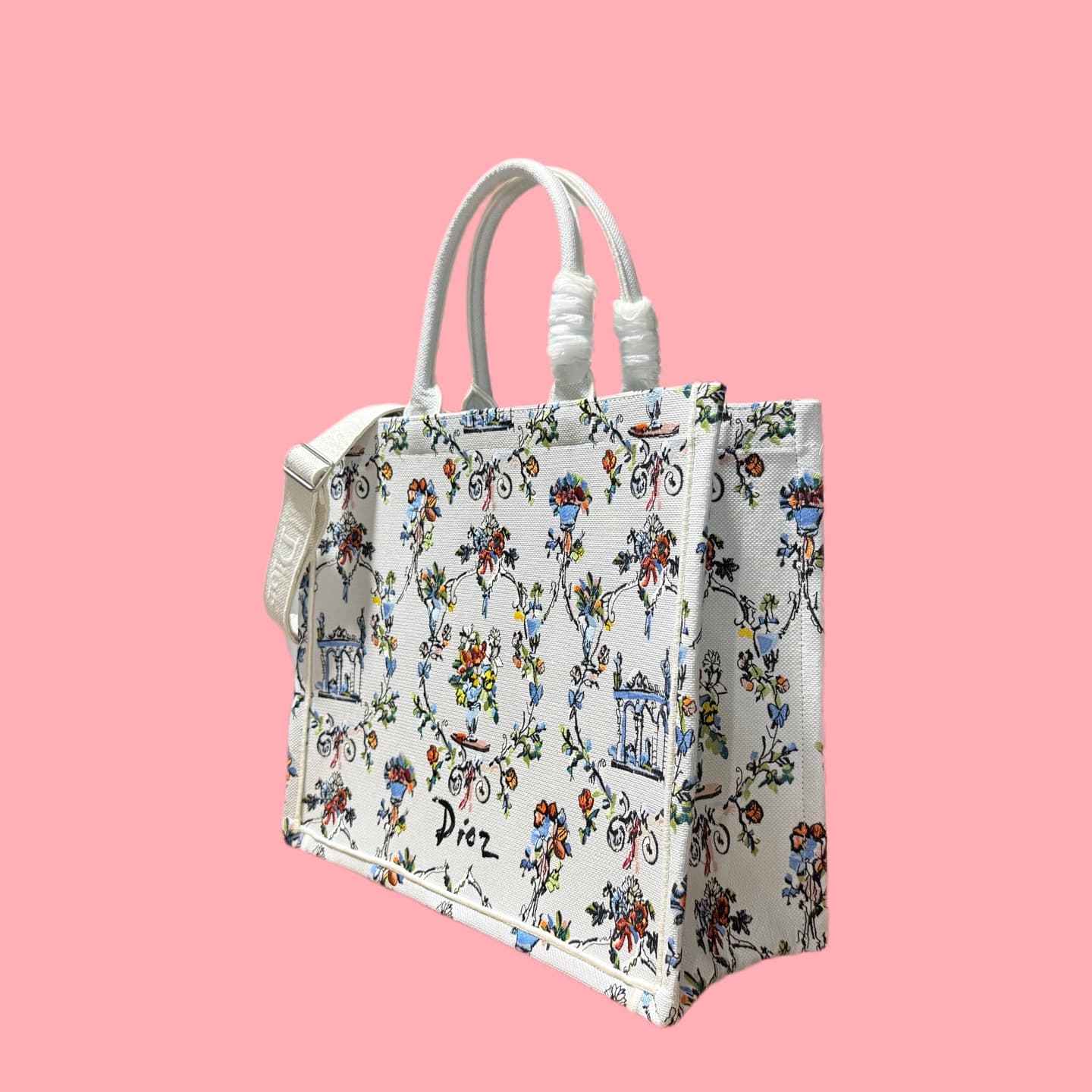 C1787 Details of Diô JWA’s new bags in the first season! The classic bags now have a modern touch. — image 3