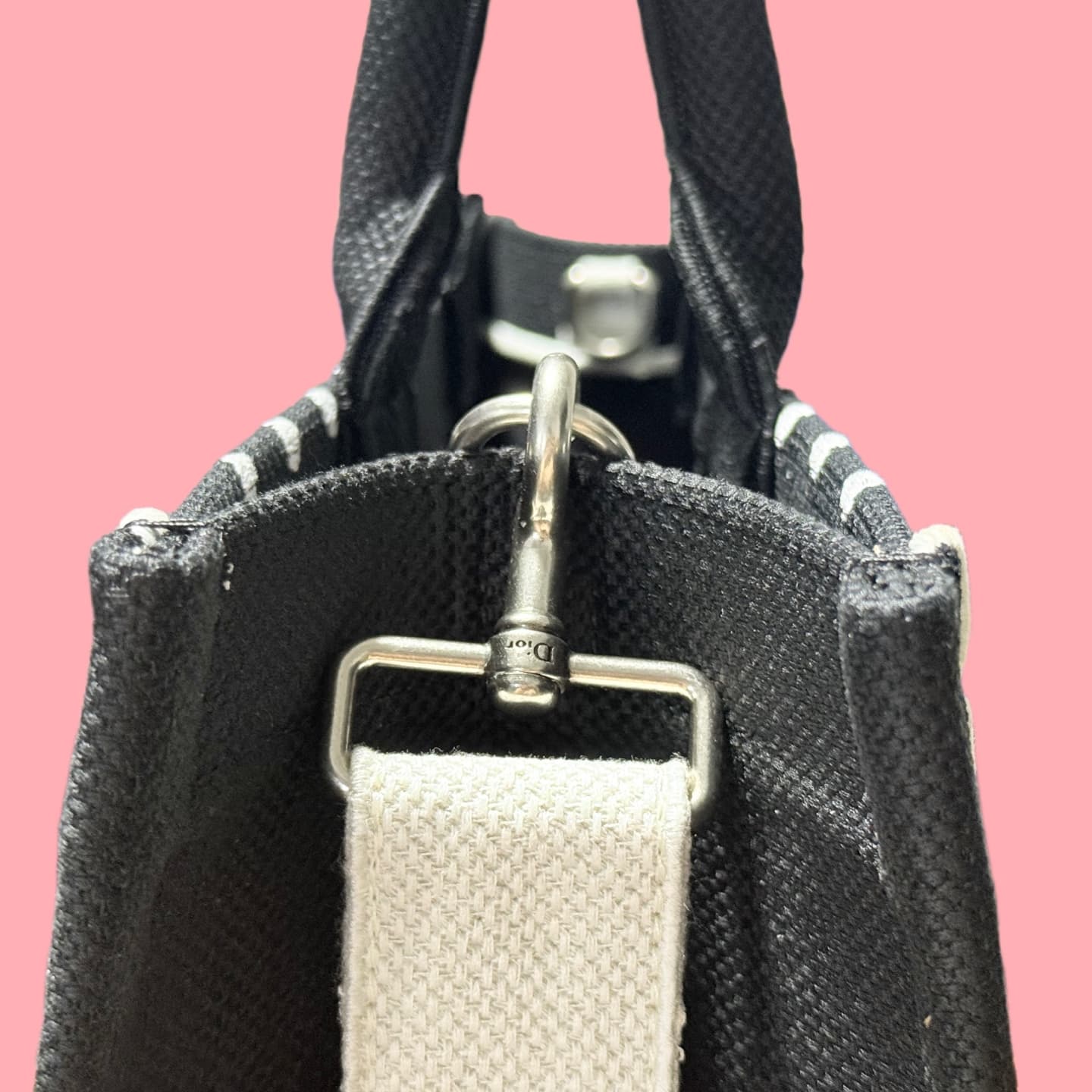 C1789 Details of Diô JWA’s new bags in the first season! The classic bags now have a modern feel — image 6