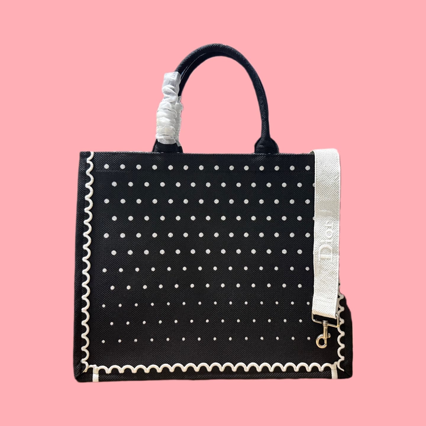 C1790 Details of Diore JWA’s new bags in the first season! The classic bags now have a modern touch. — image 4