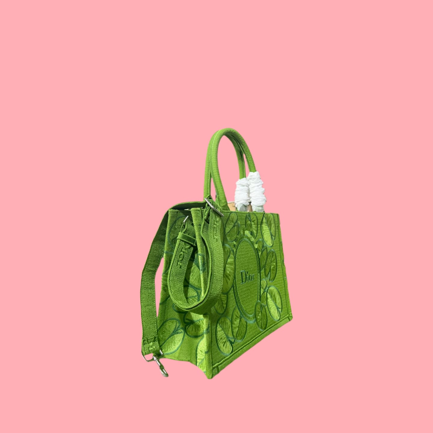 C1797 Details of Diô JWA’s new bags in the first season! The classic bags now have a modern feel. — image 2