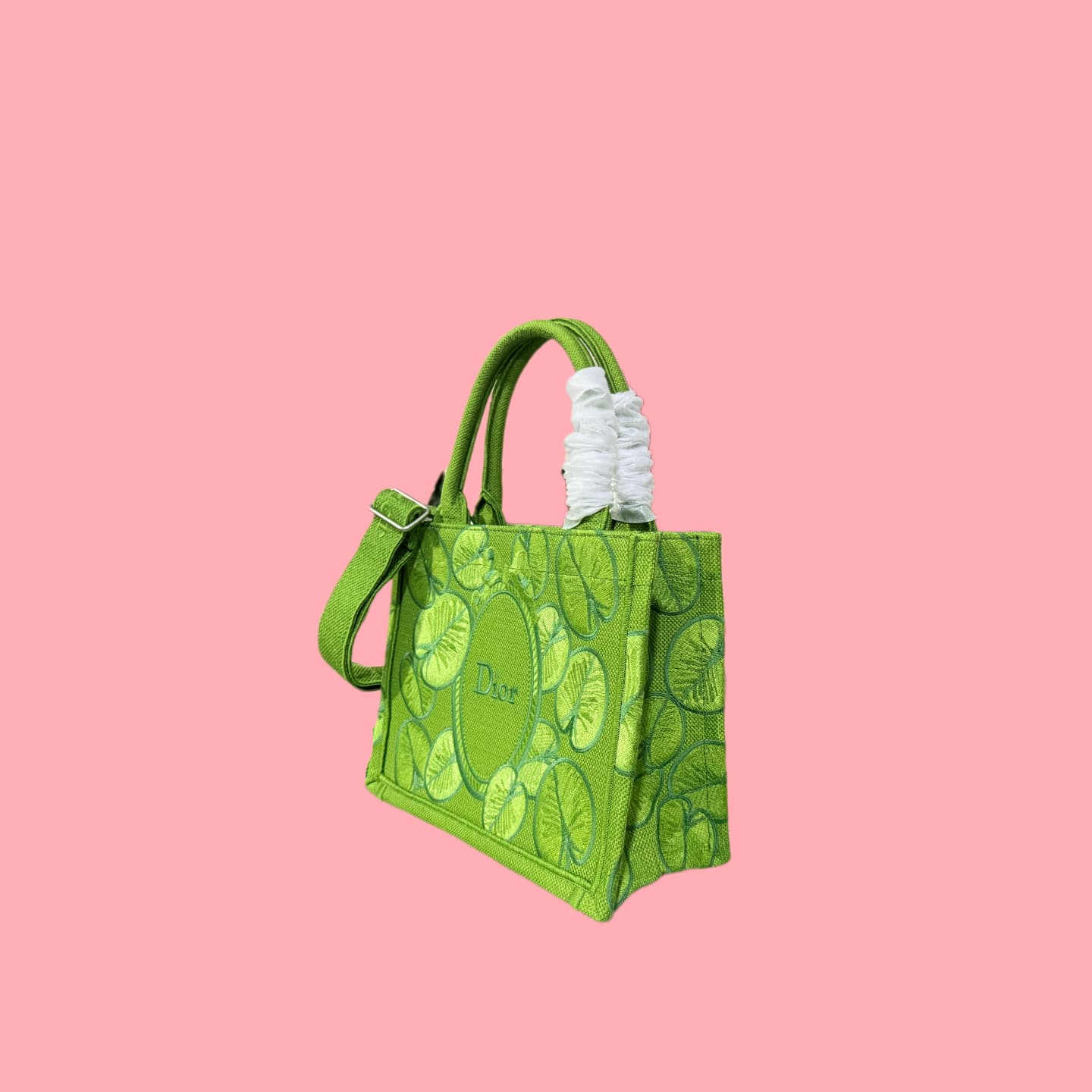 C1797 Details of Diô JWA’s new bags in the first season! The classic bags now have a modern feel. — image 3