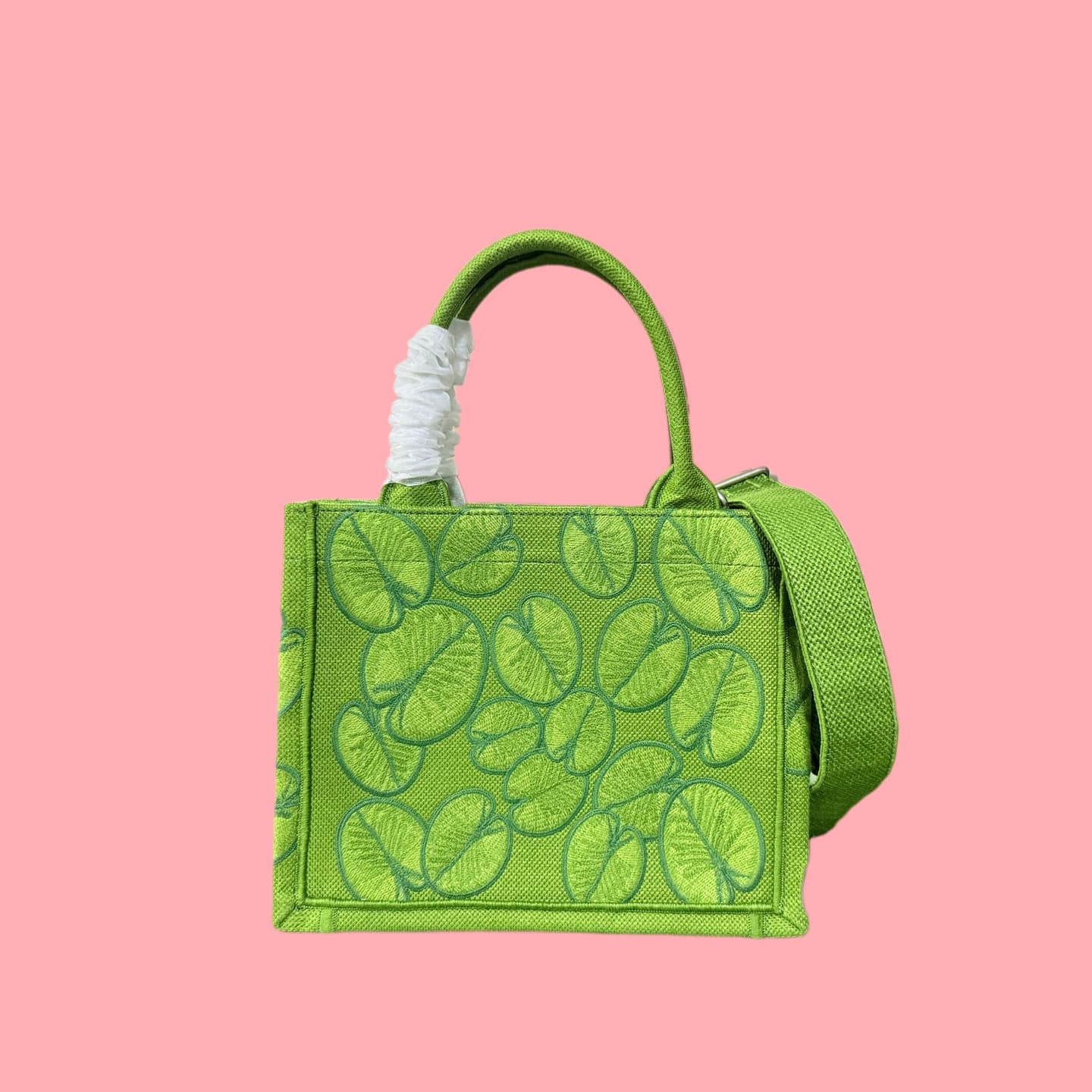 C1797 Details of Diô JWA’s new bags in the first season! The classic bags now have a modern feel. — image 4