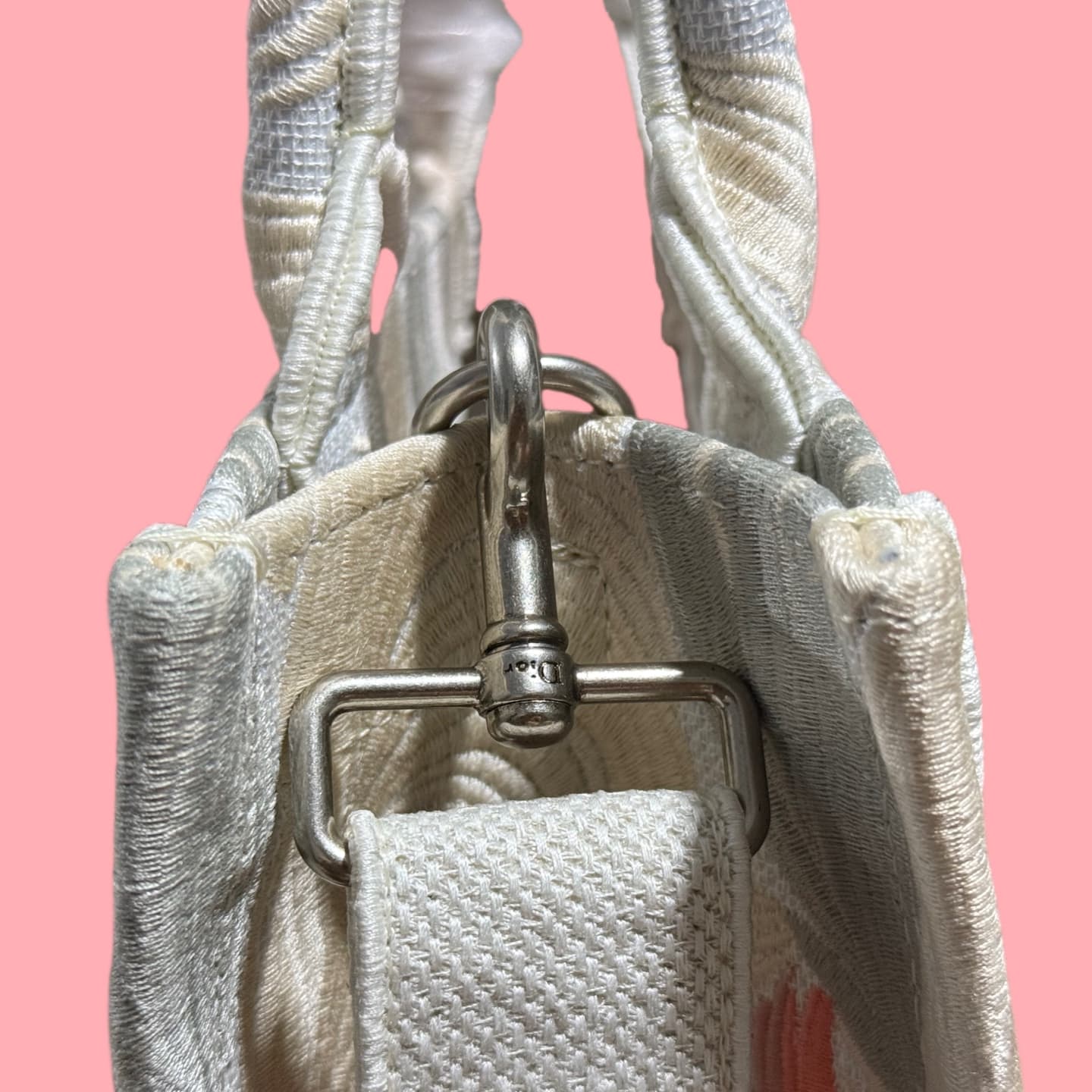 C1791 Details of Diô JWA’s new bags in the first season! The classic bags now have a modern touch. — image 5