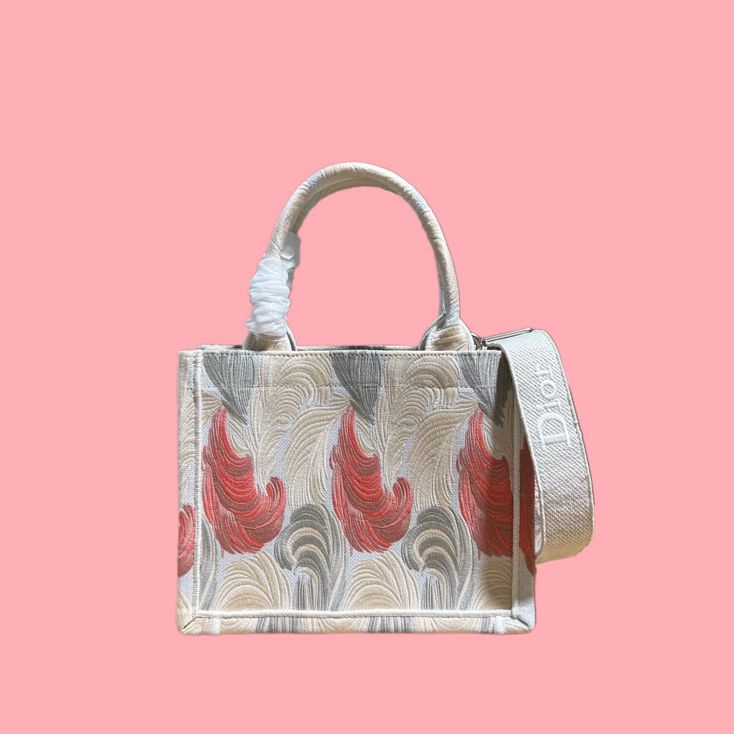 C1791 Details of Diô JWA’s new bags in the first season! The classic bags now have a modern touch. — image 4
