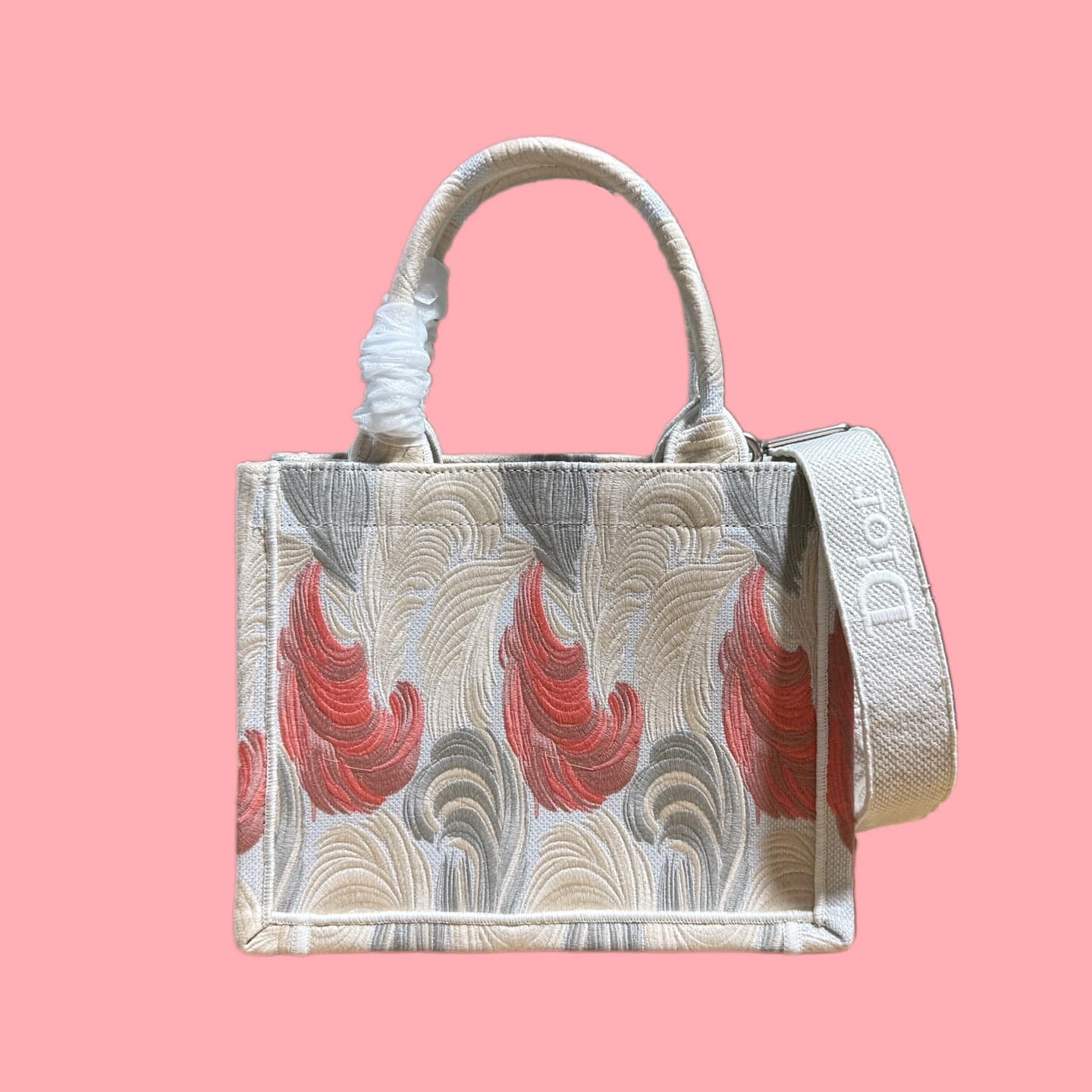 C1792 Details of Diore JWA’s new bags in the first season! The classic bags now have a modern touch. — image 4