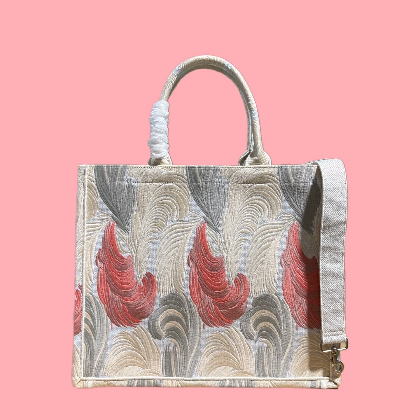 C1793 Details of Diore JWA’s new bags in the first season! The classic bags now have a modern touch. — image 4