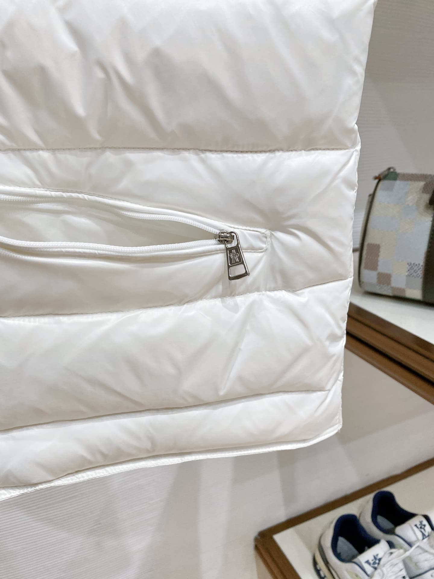 C11021 🔥 Moncler Citala collection – New model with sling straps and small upright quilted parka — image 6