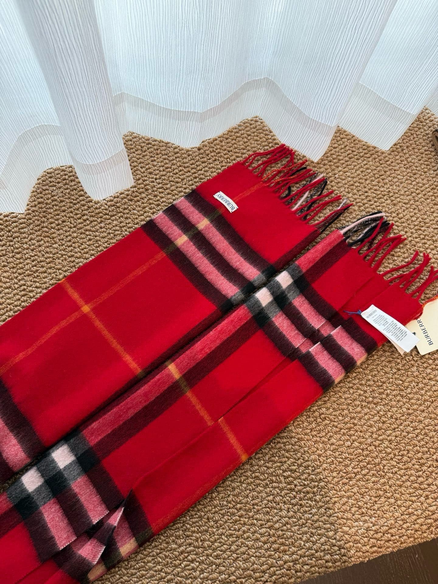 C30642 The latest version from the specialty store (new label with blue lines). This is a must-have item with excellent reputation – Burberry’s classic cashmere tartan scarf‼️ It’s in its best condition, and the store has replaced all products with new la — image 8