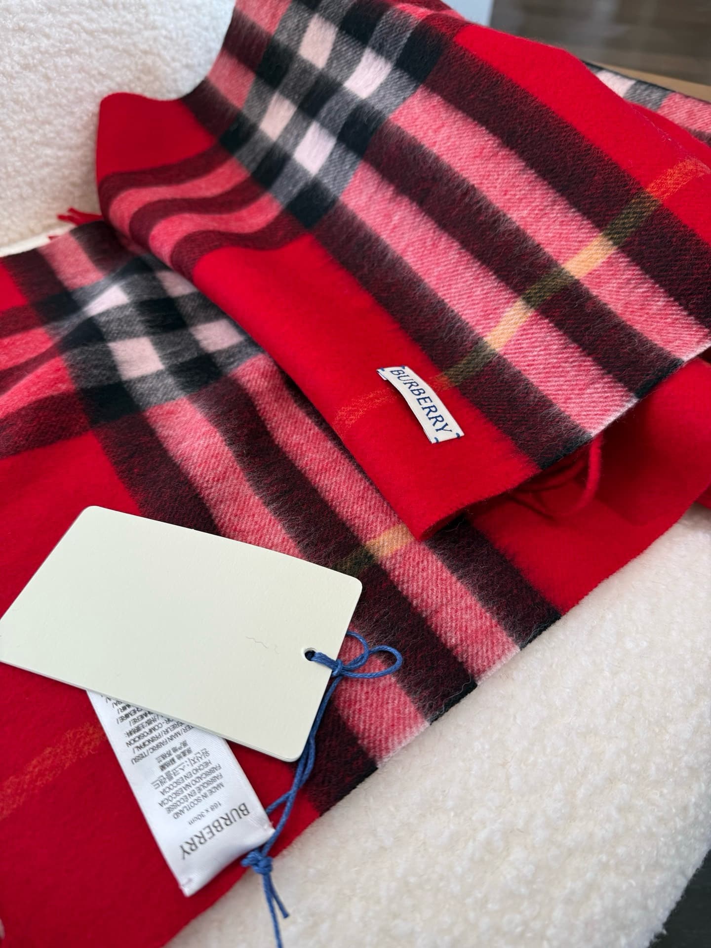 C30642 The latest version from the specialty store (new label with blue lines). This is a must-have item with excellent reputation – Burberry’s classic cashmere tartan scarf‼️ It’s in its best condition, and the store has replaced all products with new la — image 4