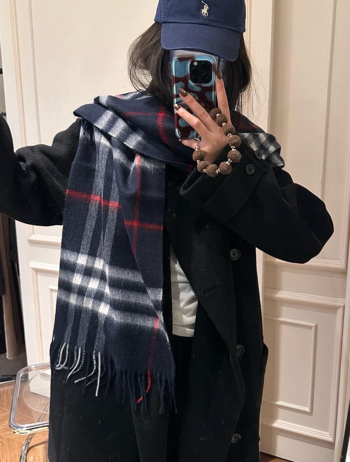 C30640 The latest version from the boutique store (with new labels and blue lines). This is a top-rated Burberry cashmere pattern scarf‼️ It’s in its best condition, and the boutique has already replaced the labels with new ones👍 It’s truly a classic amon — image 2
