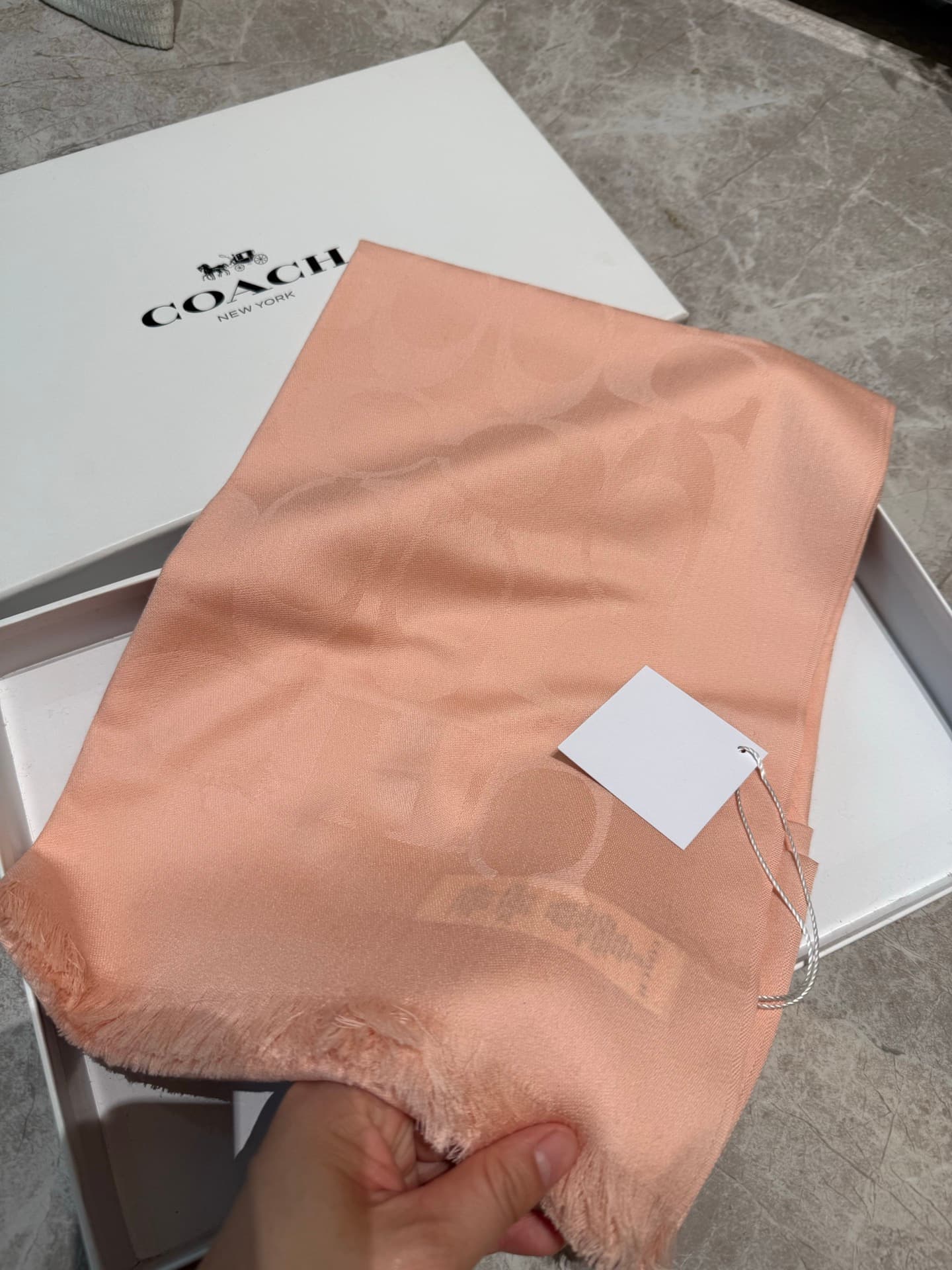 C30637 💰 Classic coach scarves/large shawls. Every color is beautiful! Extremely comfortable, elegant and luxurious in style; medium thickness, can be used as a shawl. When the office is too cold, these scarves are really practical – they’re both beautifu — image 3