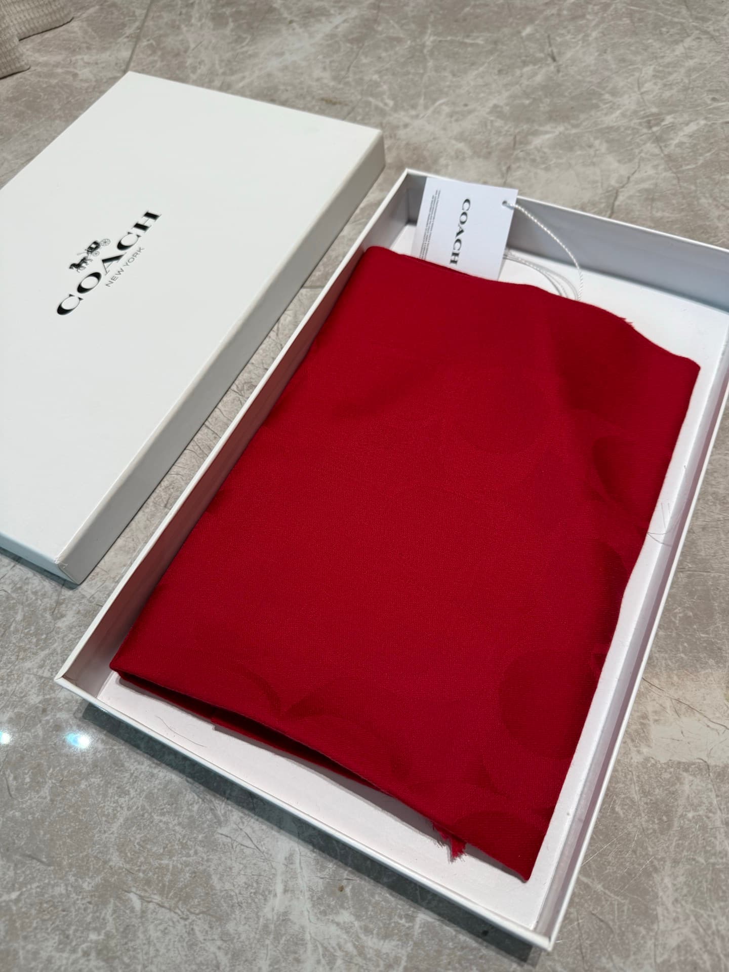 C30636 💰 Classic coach scarves/large shawls. Every color is beautiful! Extremely comfortable, elegant and luxurious in style; medium thickness, can be used as a shawl. When the office is too cold, these scarves are very practical – they’re both stylish an — image 3