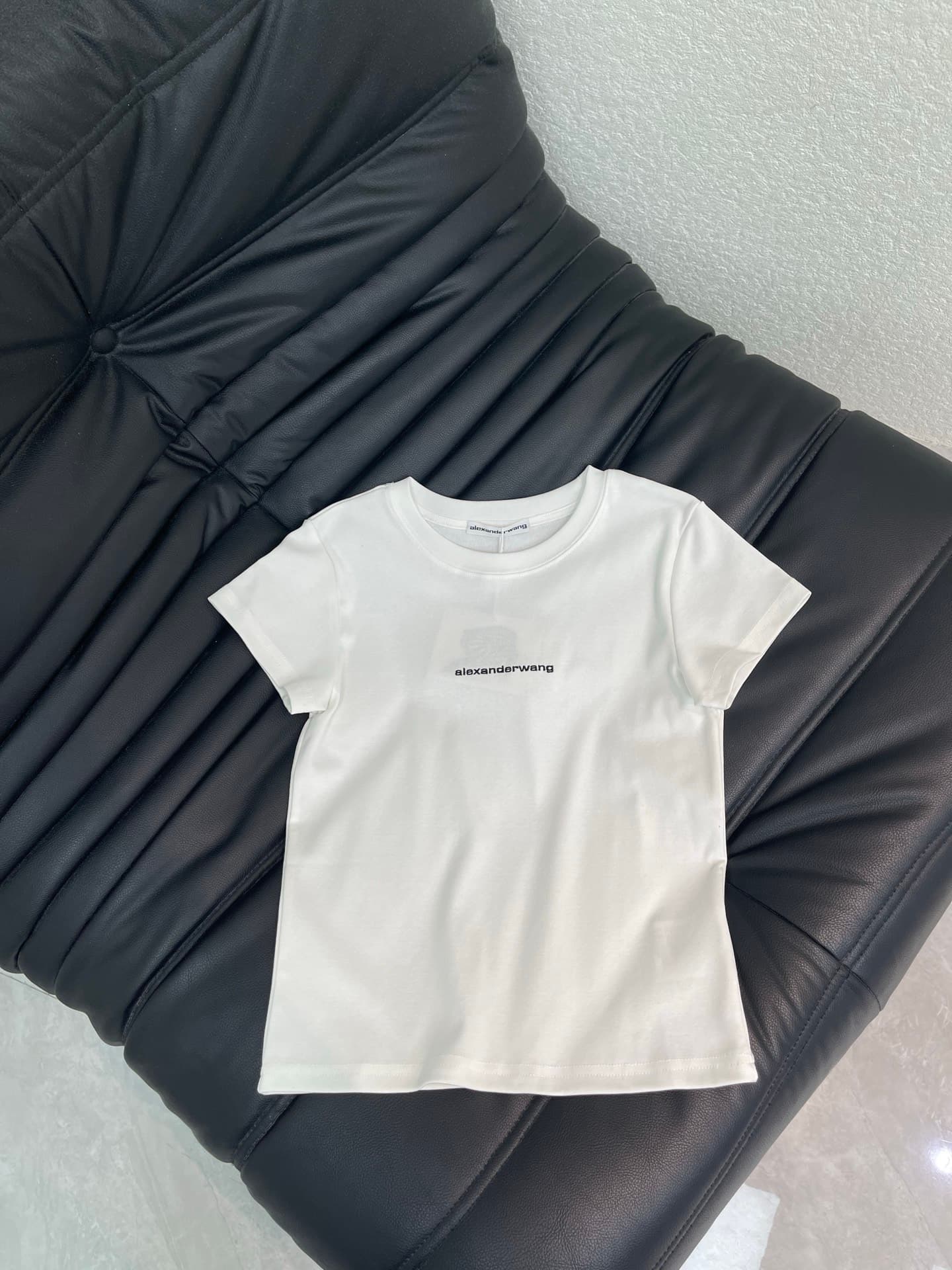C18599 Alexander Wan*26 New model short-sleeved T-shirt with slim fit and small letters — image 2