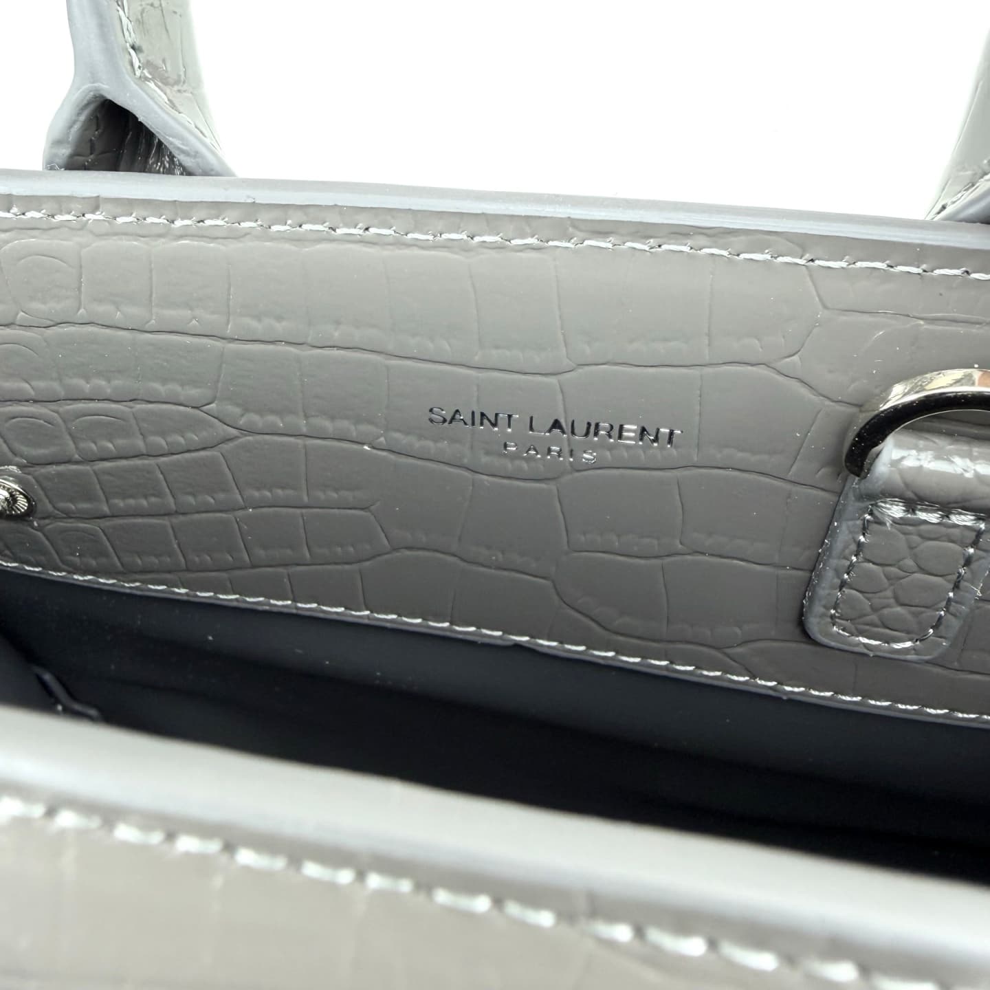 C8542 Iconic SAC DE JOUR handbag style. — image 7