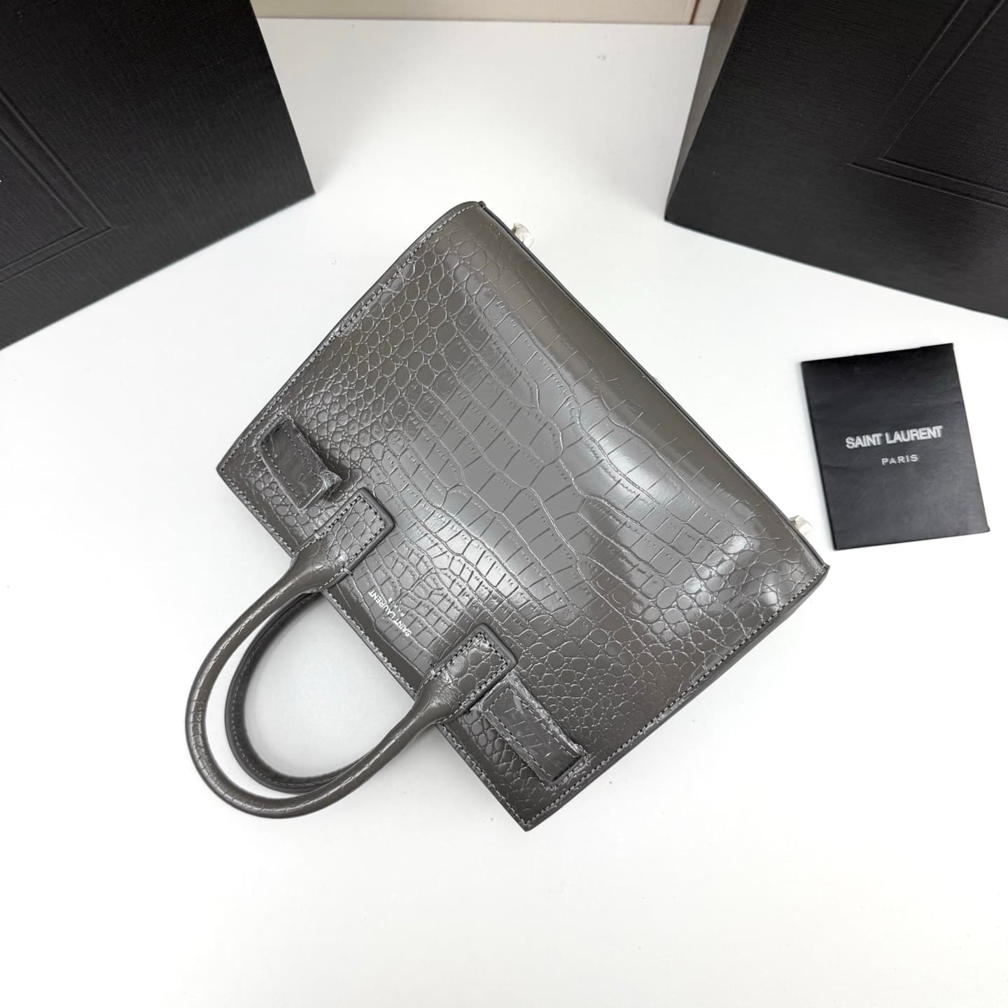 C8542 Iconic SAC DE JOUR handbag style. — image 4