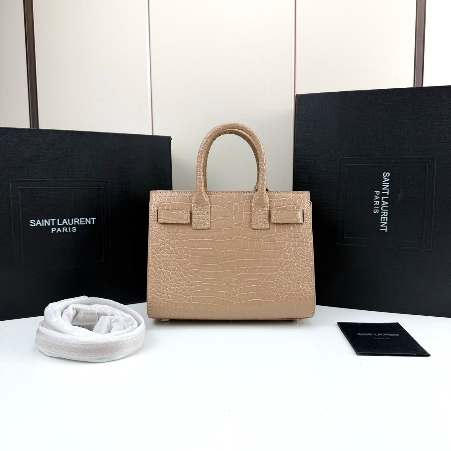 C8541 Iconic SAC DE JOUR handbag style. — image 3