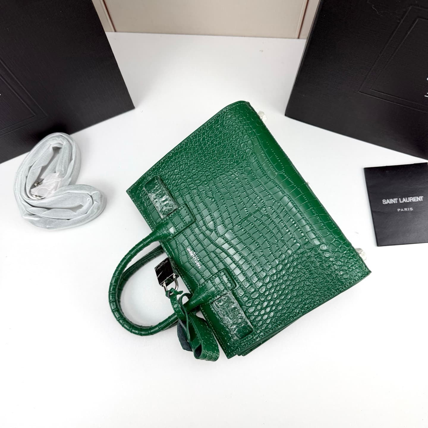 C8539 Iconic SAC DE JOUR handbag style. — image 6