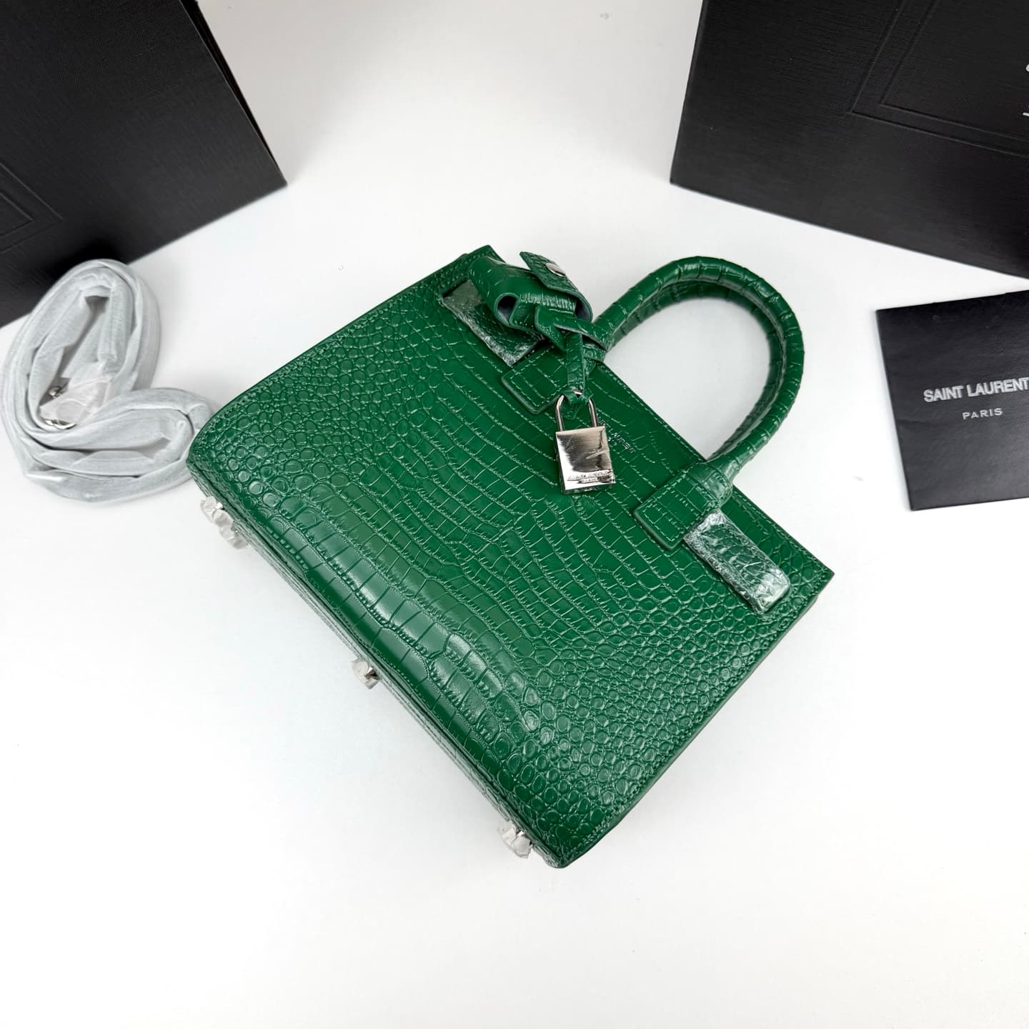 C8539 Iconic SAC DE JOUR handbag style. — image 5