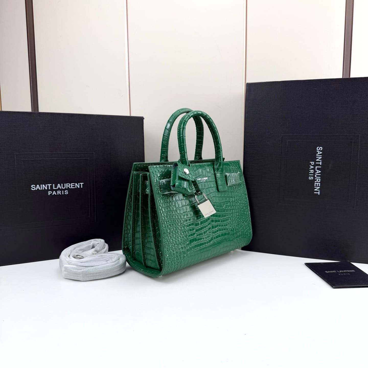 C8539 Iconic SAC DE JOUR handbag style. — image 2