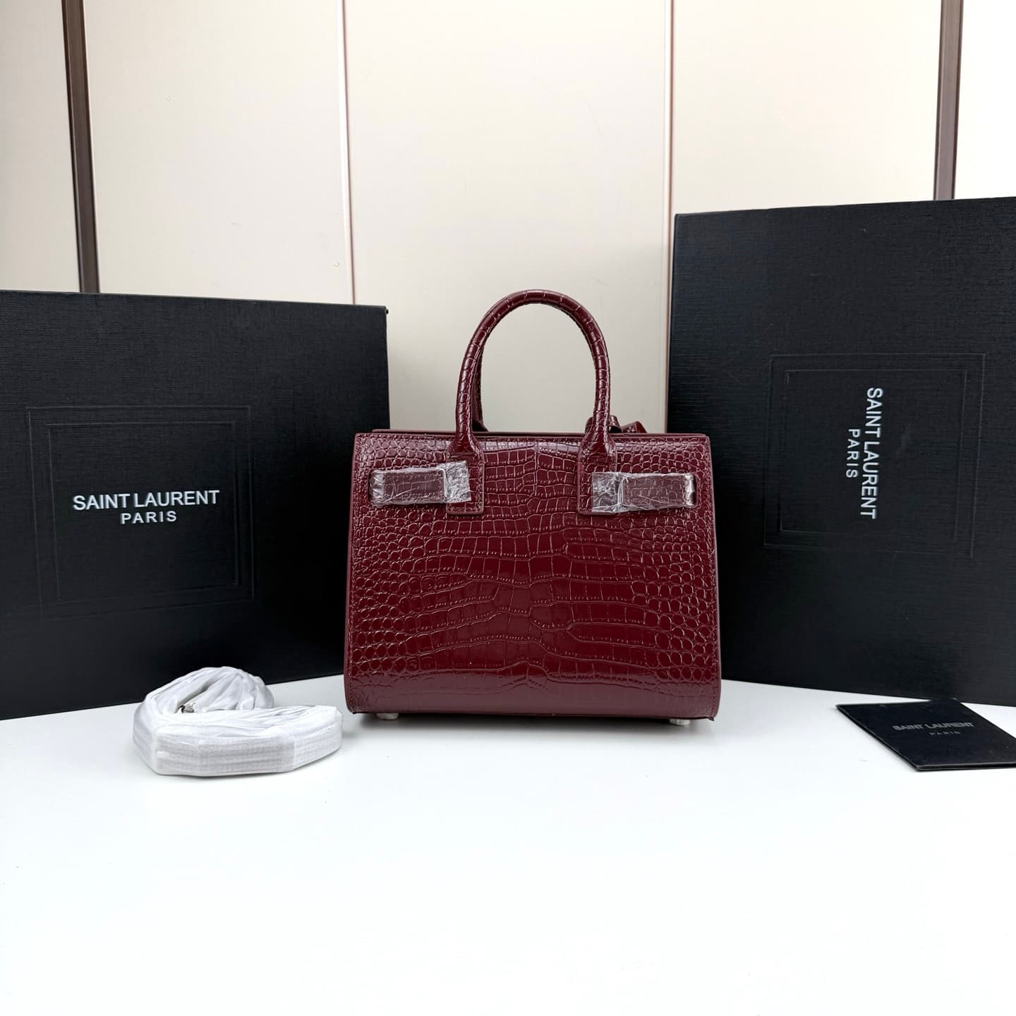 C8538 Iconic SAC DE JOUR handbag style. — image 3