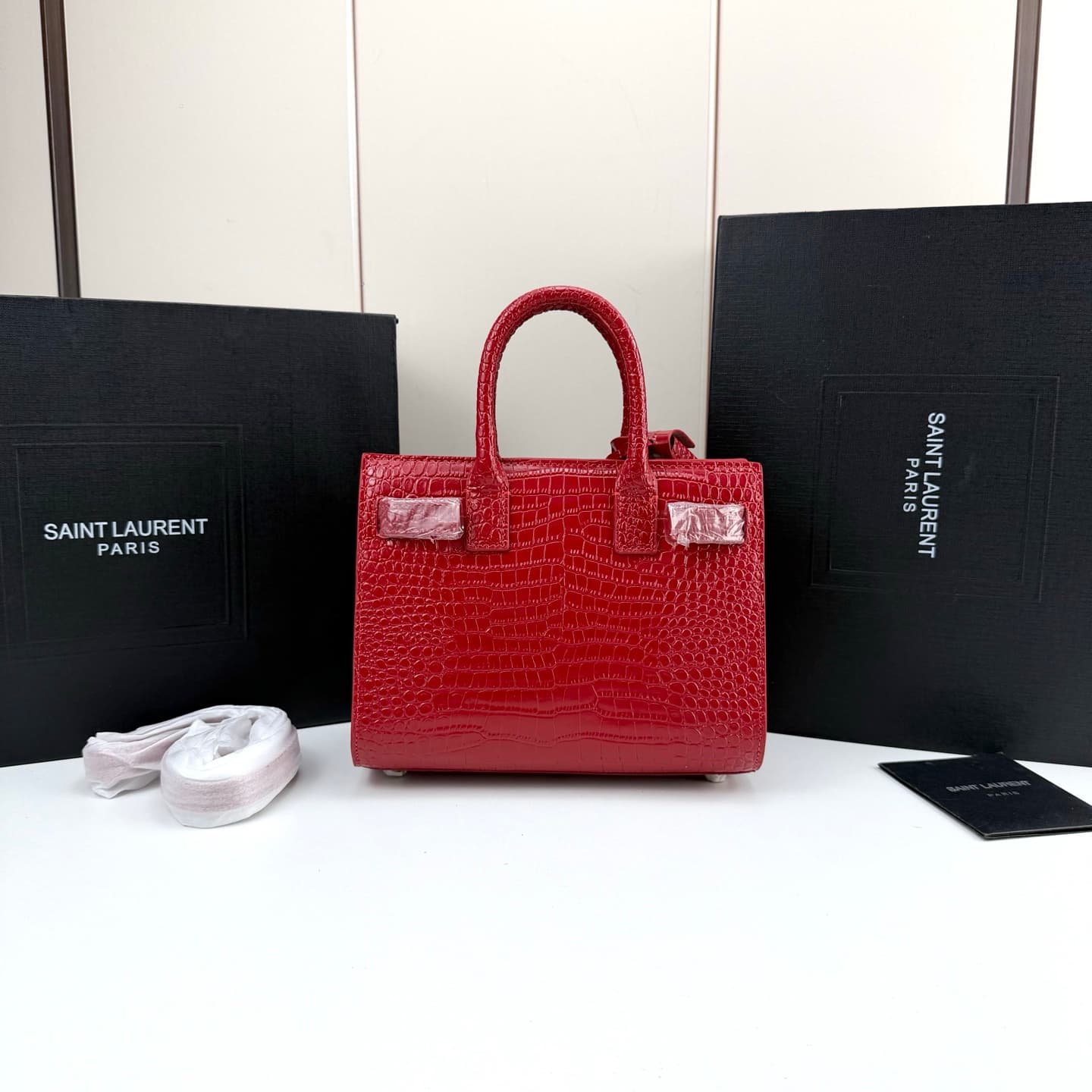 C8536 Iconic SAC DE JOUR handbag style. — image 3