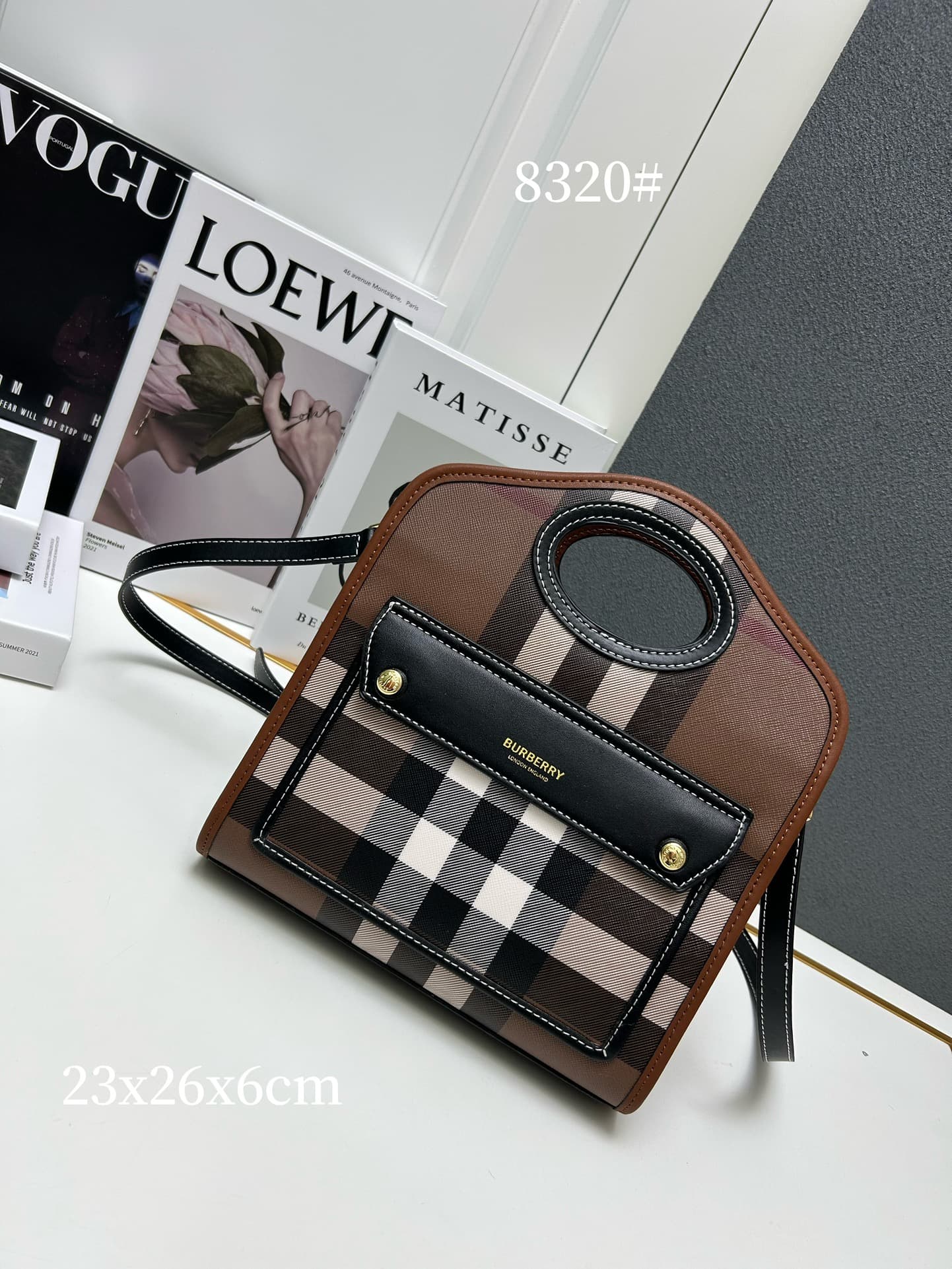 C43 [Bbrand] Inspirational tote bag, made of leather with a selection of two-colored checkered patterns and fine lace details. It features pockets on the front, and can be carried using a top handle or with detachable shoulder straps. Model number: 8320 — image 1