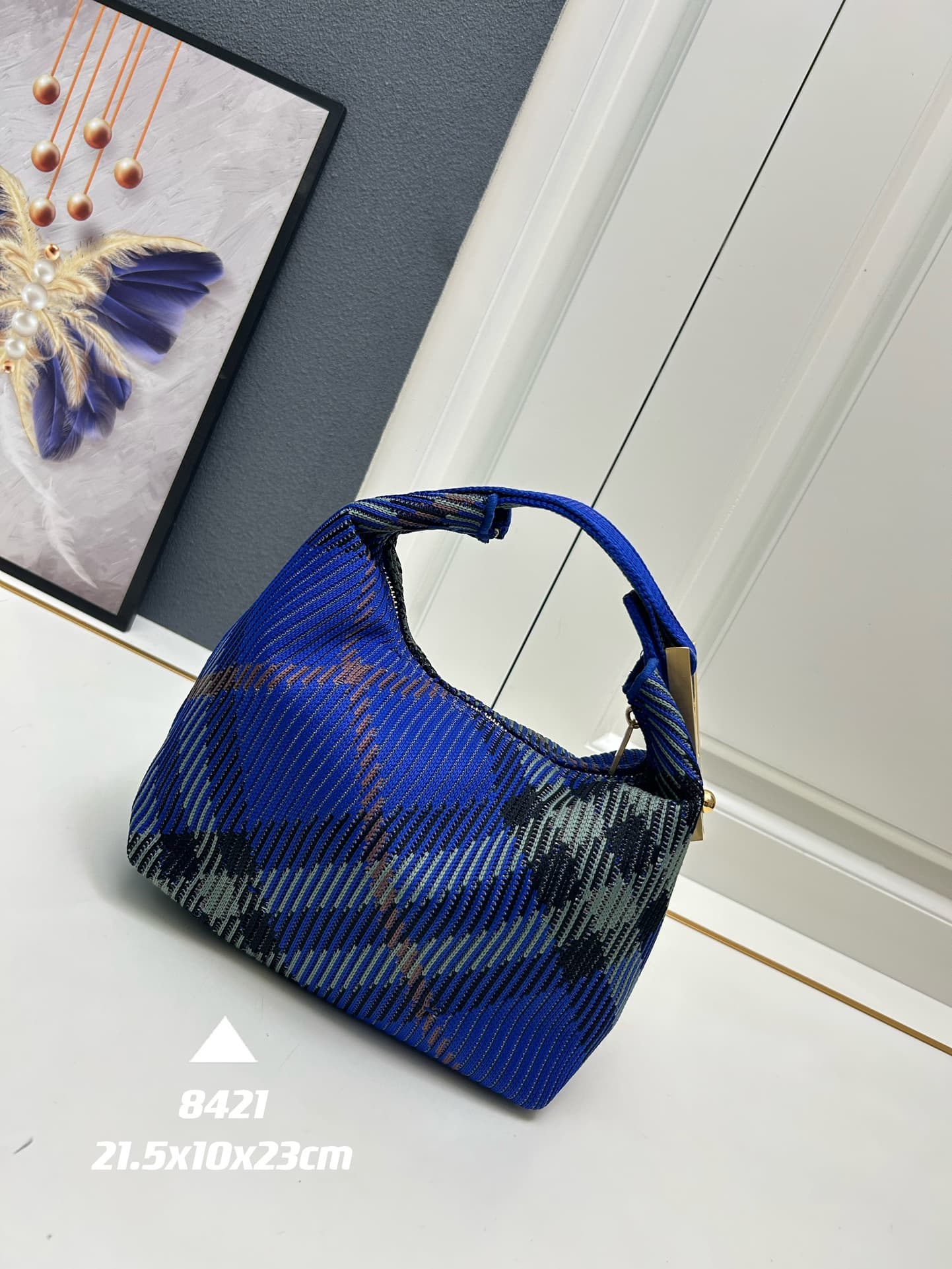 C41 ¥ Burberry’s latest lunchbox bags — image 2