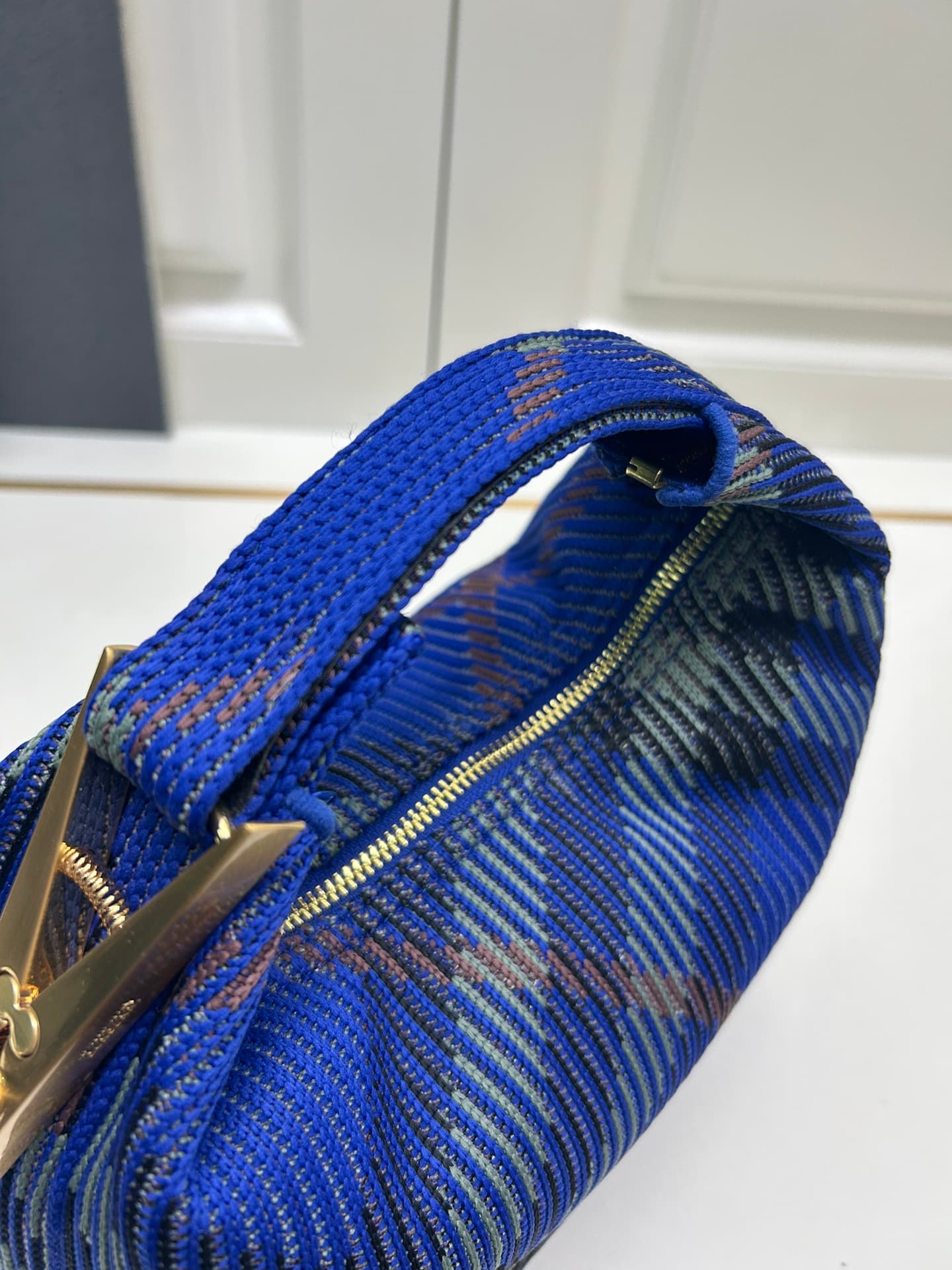 C41 ¥ Burberry’s latest lunchbox bags — image 6