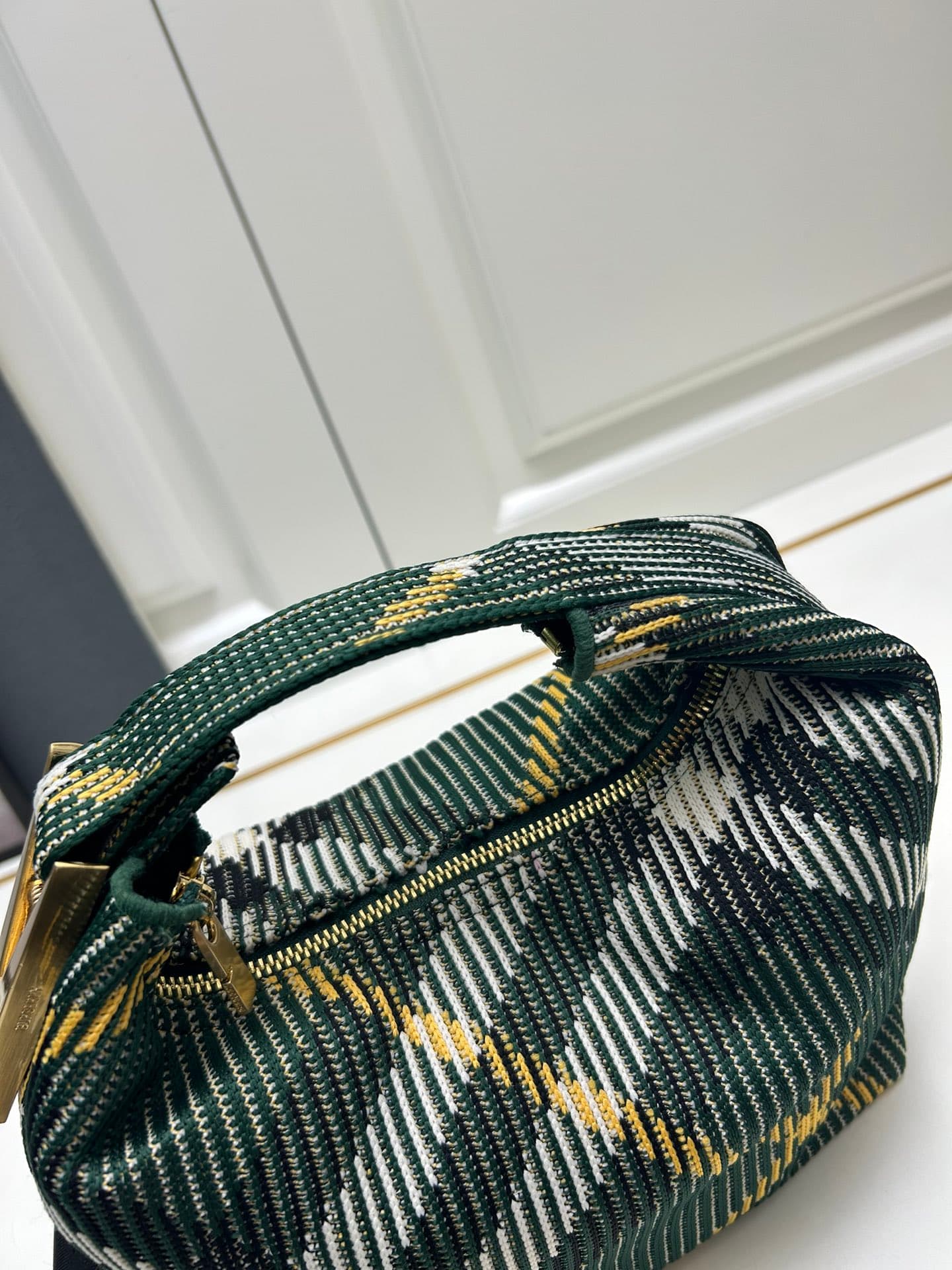 C38 ¥ Burberry’s latest lunchbox bags — image 7